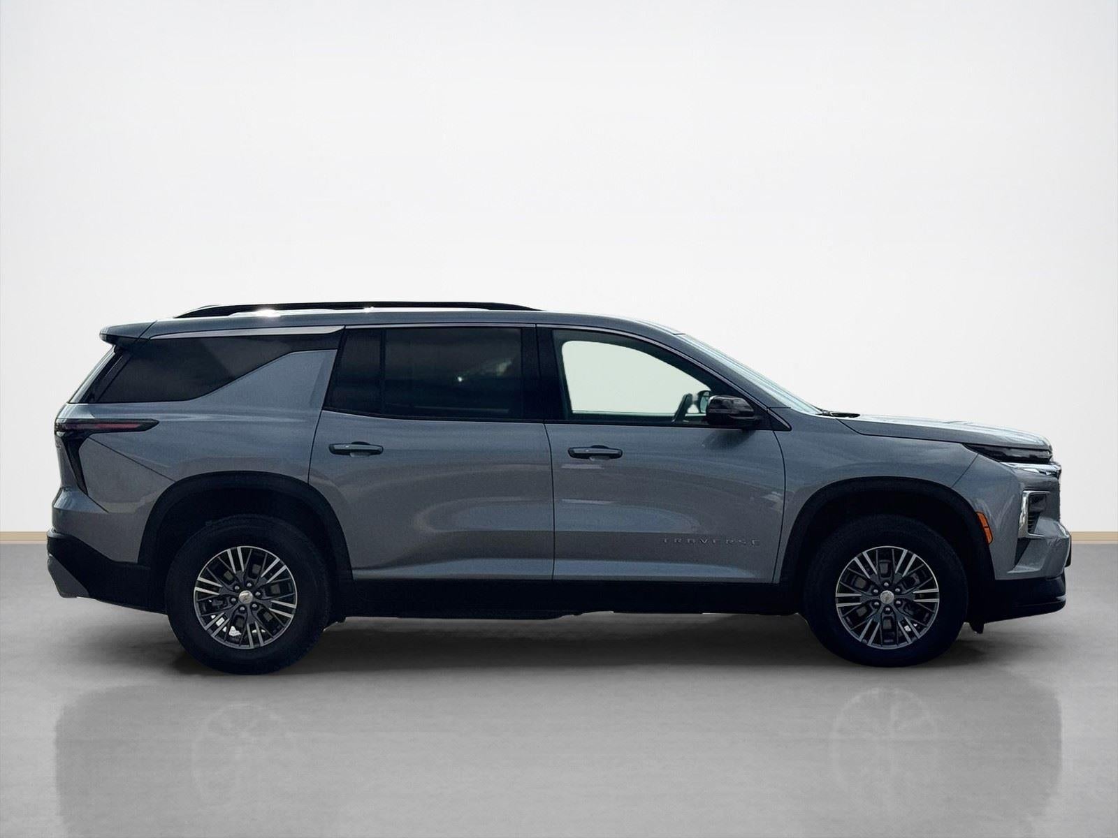 2025 Chevrolet Traverse FWD LT