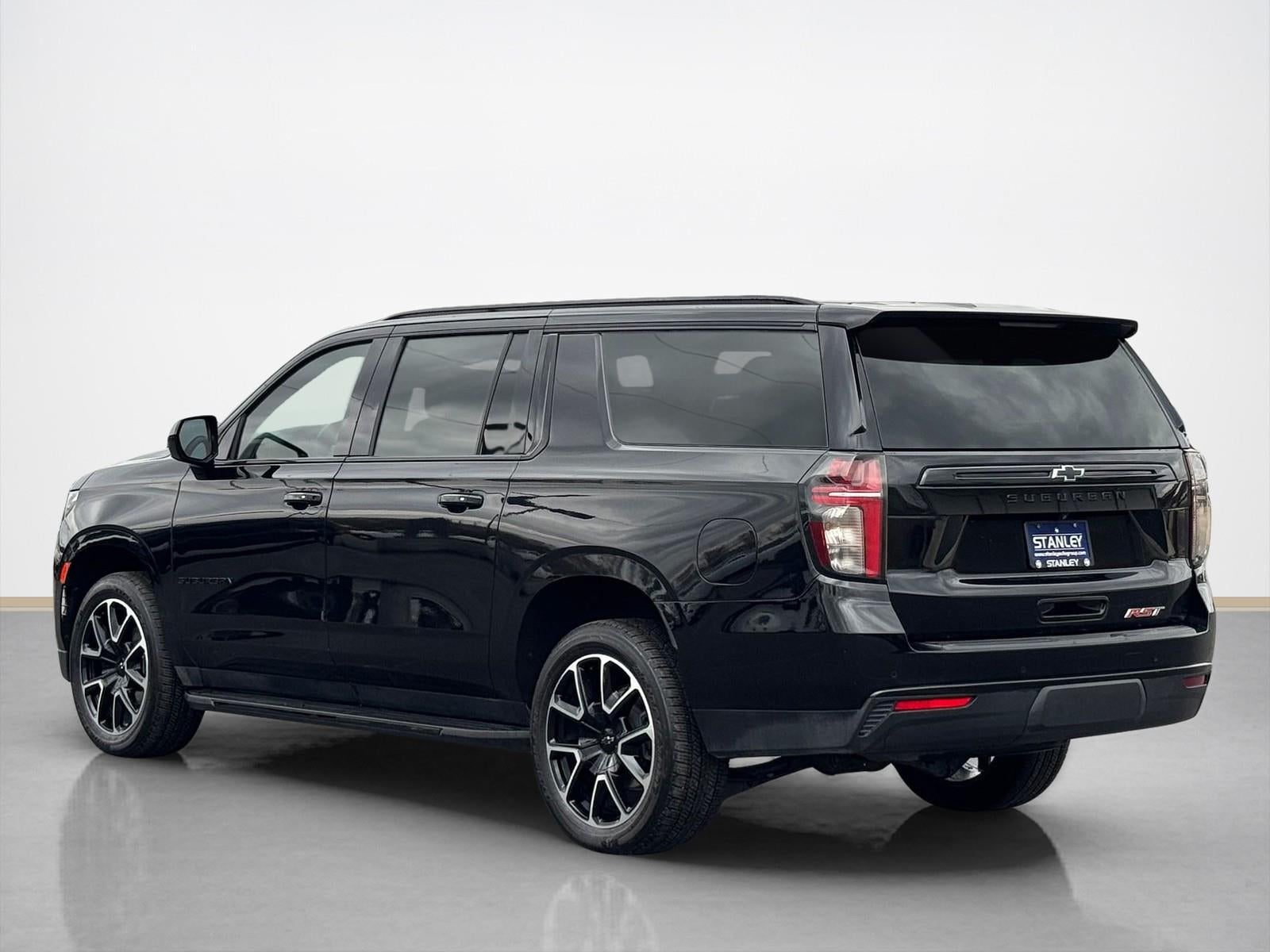 2023 Chevrolet Suburban RST