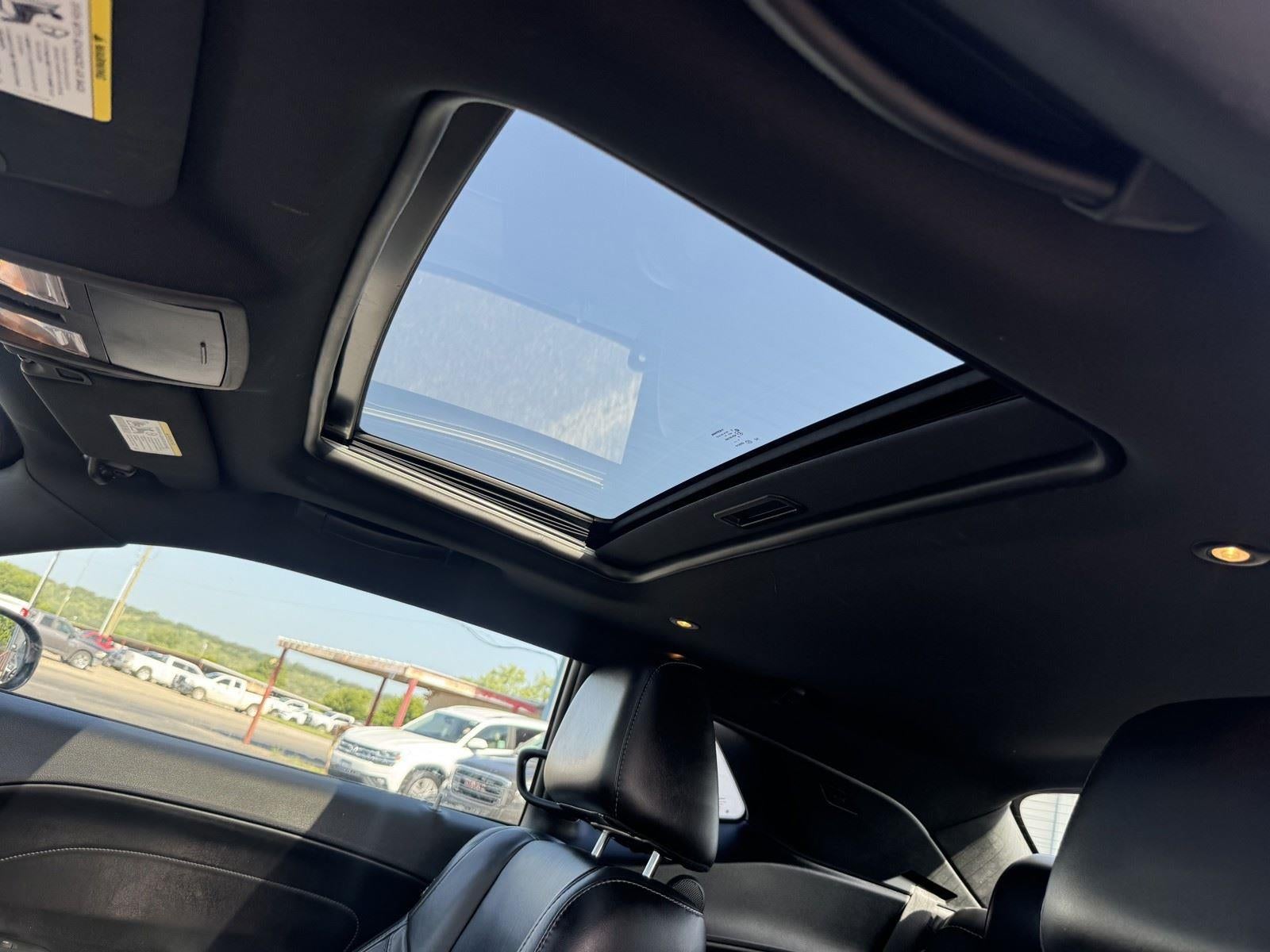 2016 Dodge Challenger SXT Plus