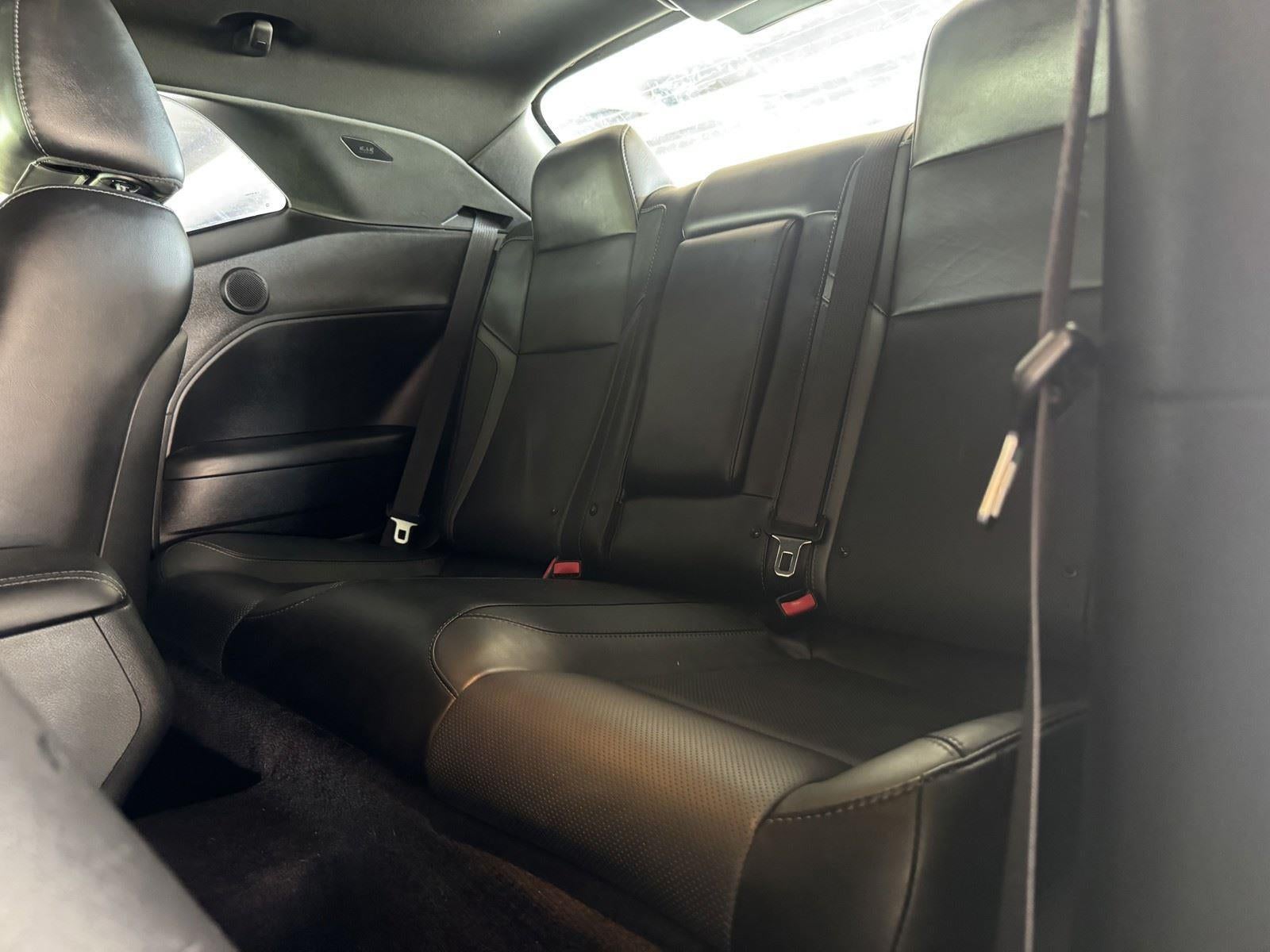 2016 Dodge Challenger SXT Plus