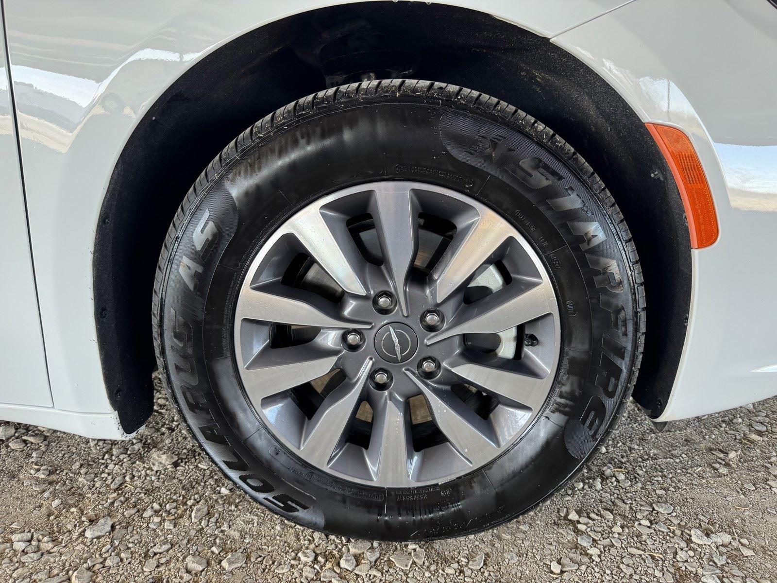 2023 Chrysler Pacifica Hybrid Touring L