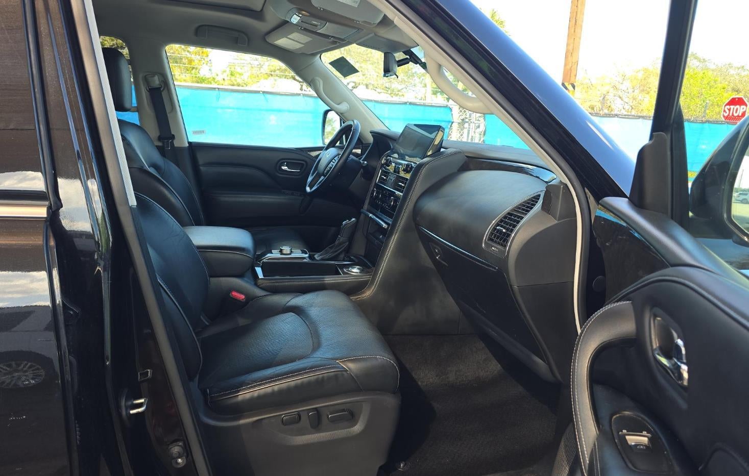 2024 INFINITI QX80 LUXE