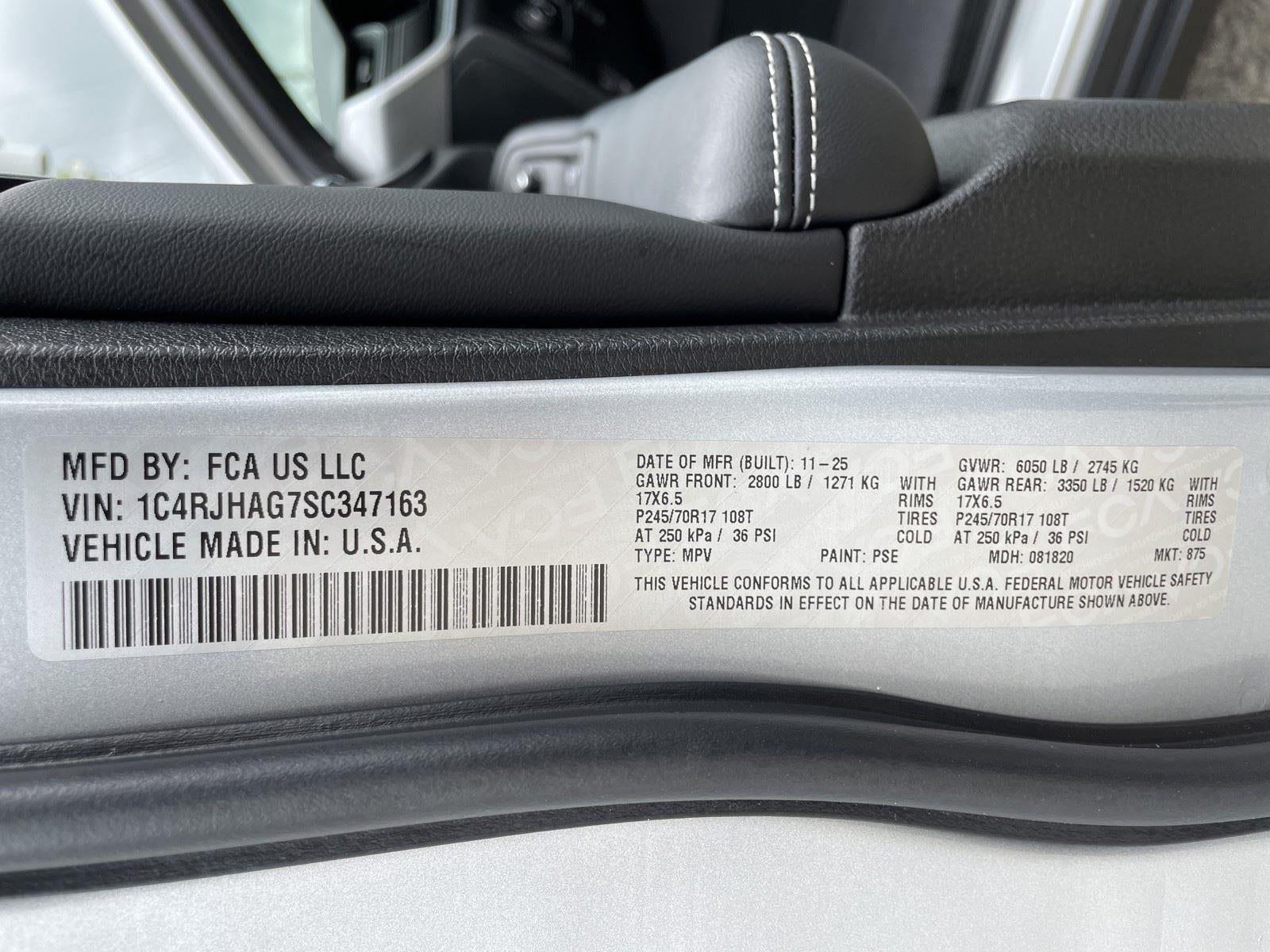 2025 Jeep Grand Cherokee Laredo