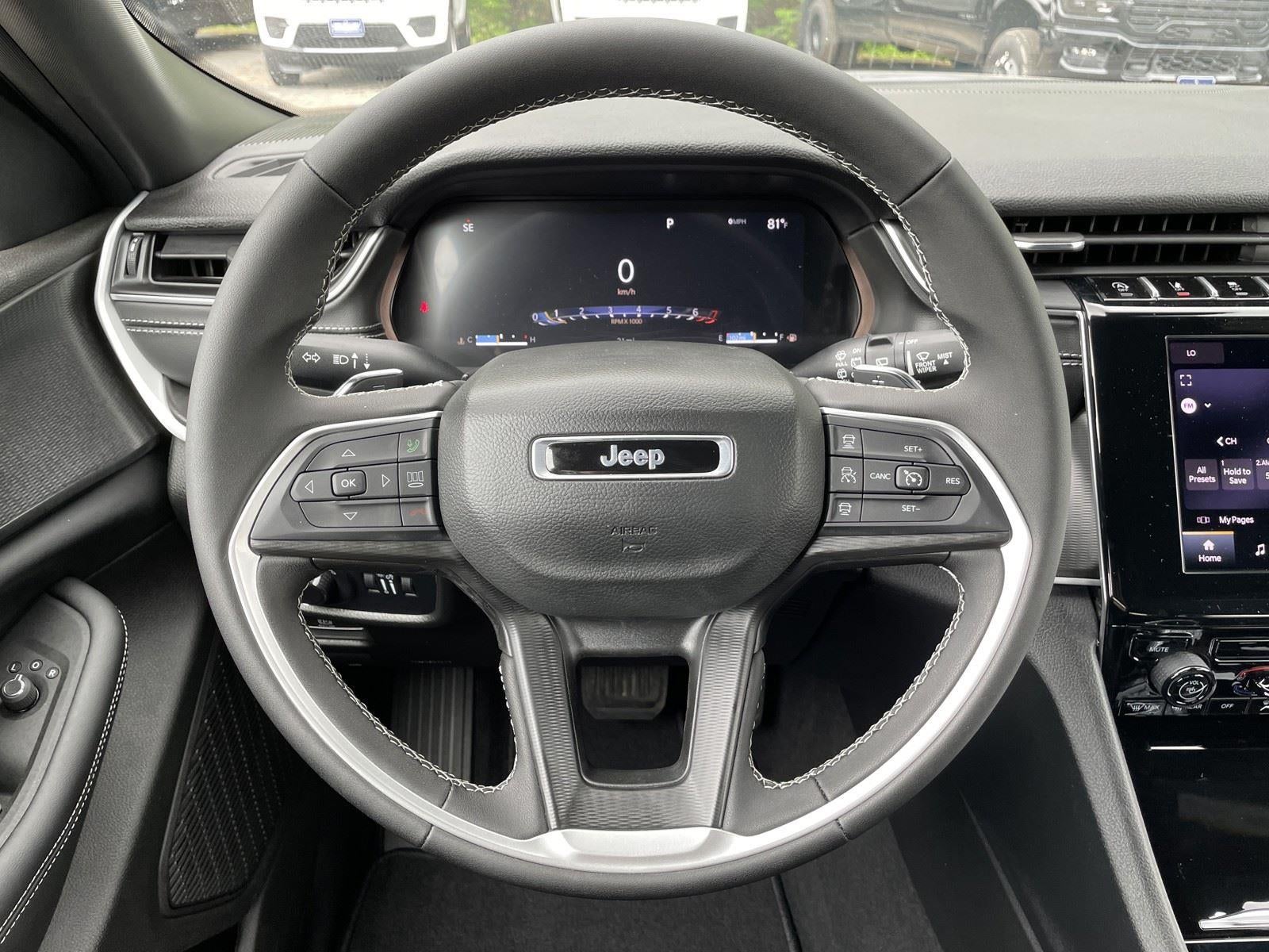2025 Jeep Grand Cherokee Laredo