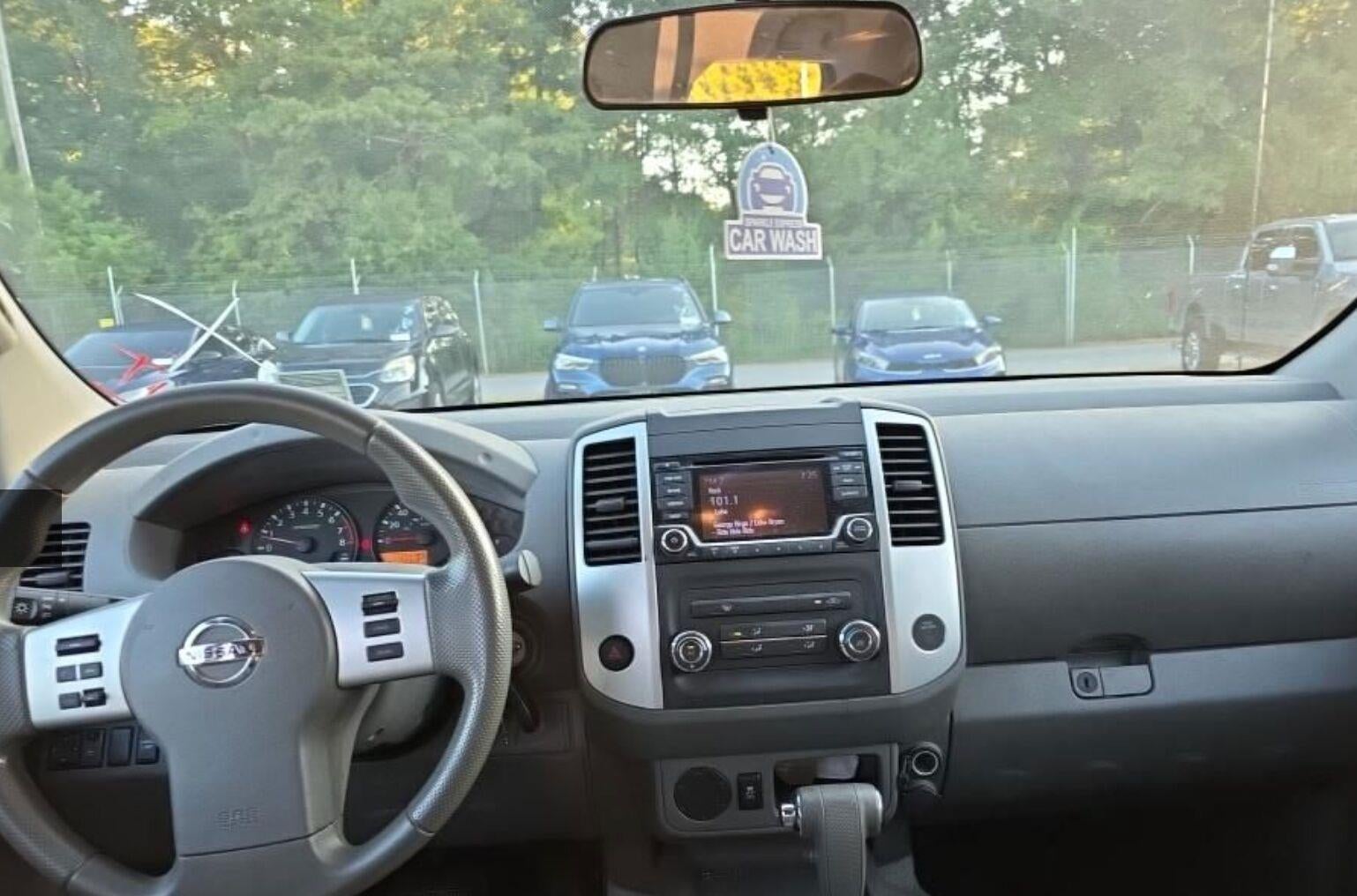 2016 Nissan Frontier SV