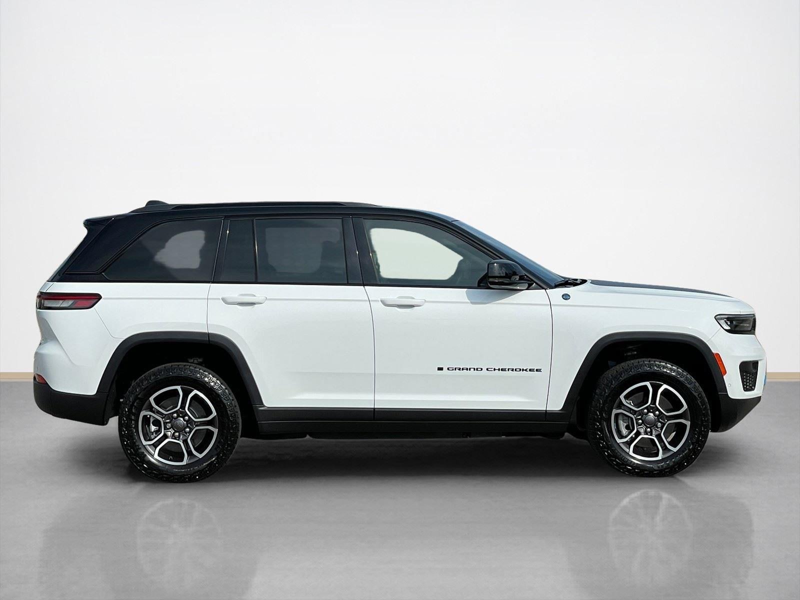 2022 Jeep Grand Cherokee 4xe Trailhawk