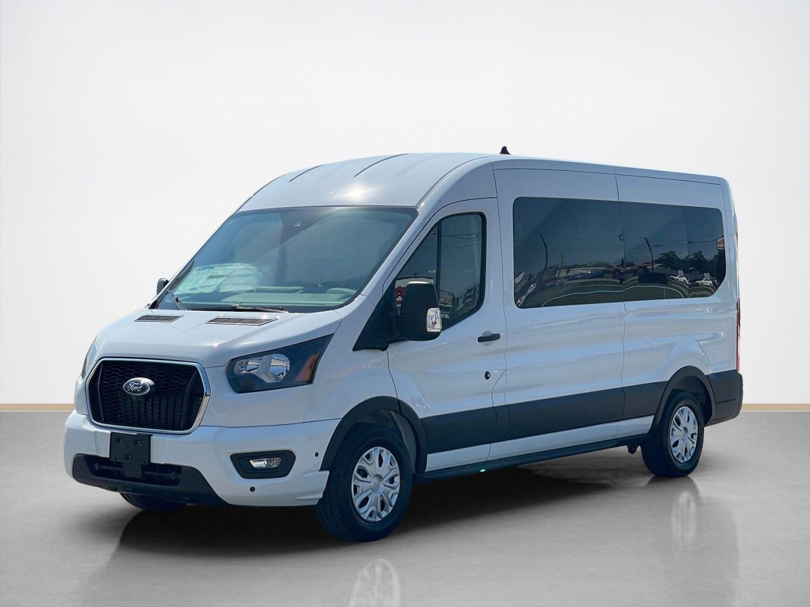 2025 Ford Transit Passenger Wagon XLT