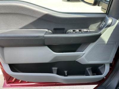 2027 Ford Super Duty F-350 SRW XLT