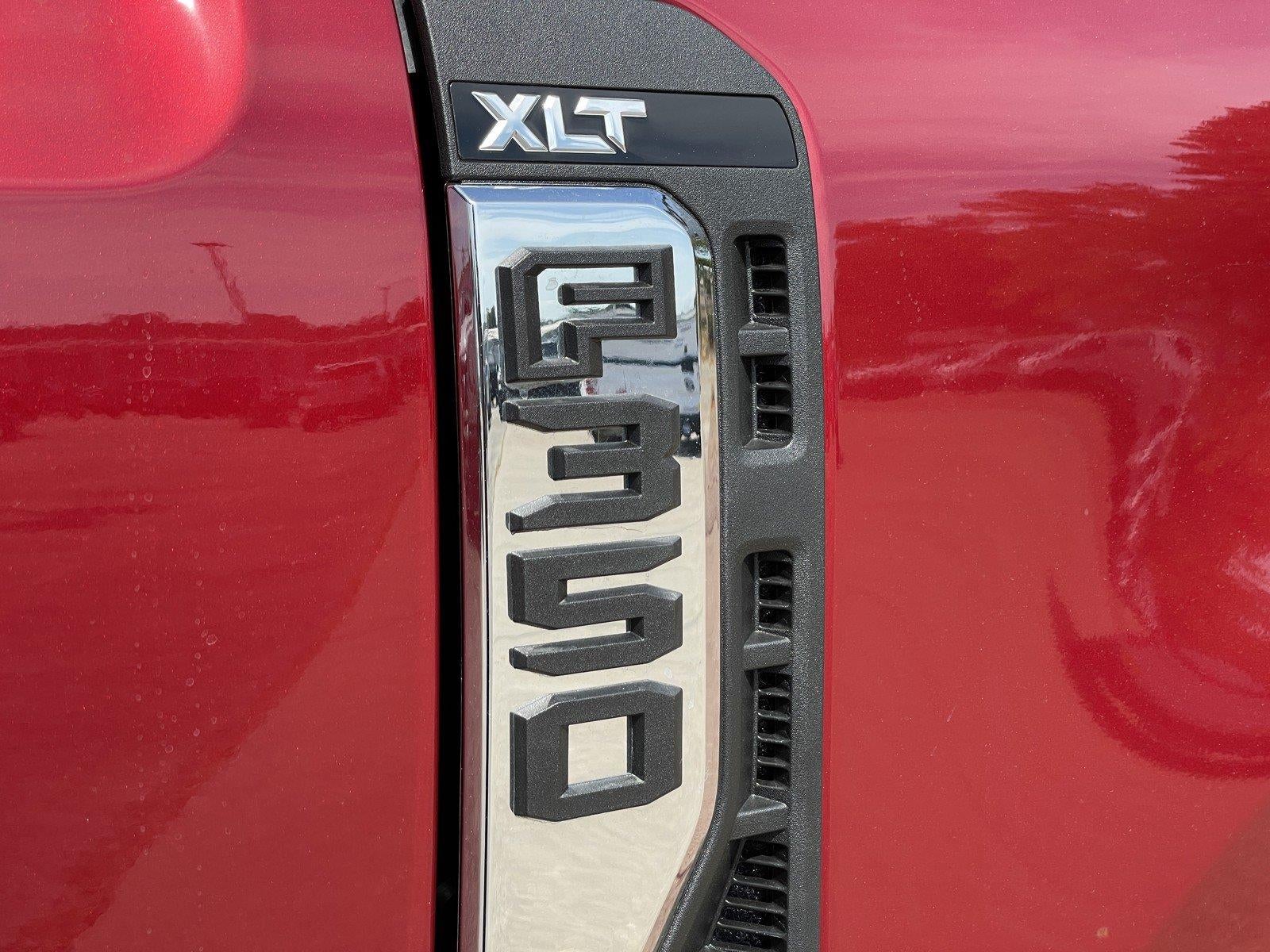 2027 Ford Super Duty F-350 SRW XLT