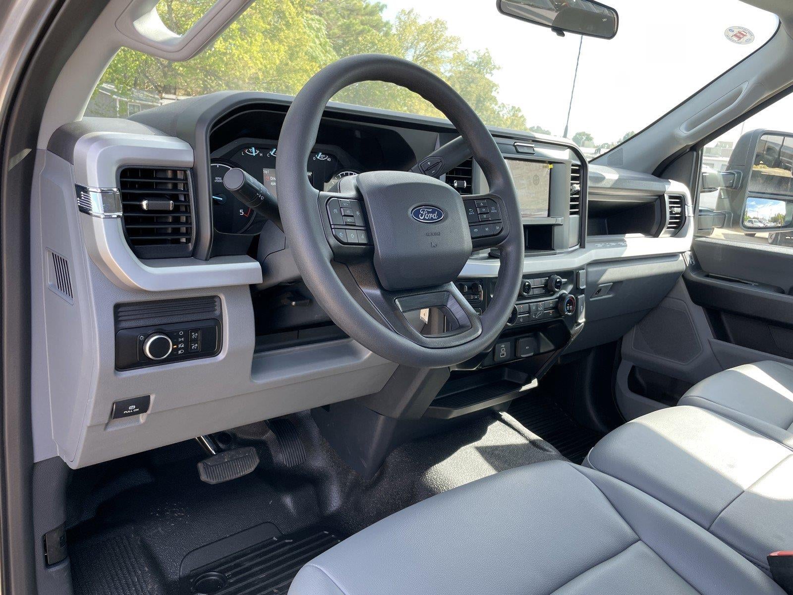 2027 Ford Super Duty F-450 DRW XL