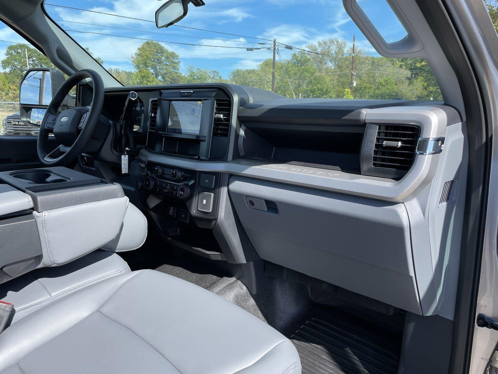 2027 Ford Super Duty F-450 DRW XL