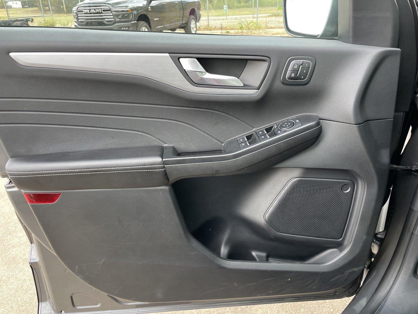 2025 Ford Escape Platinum