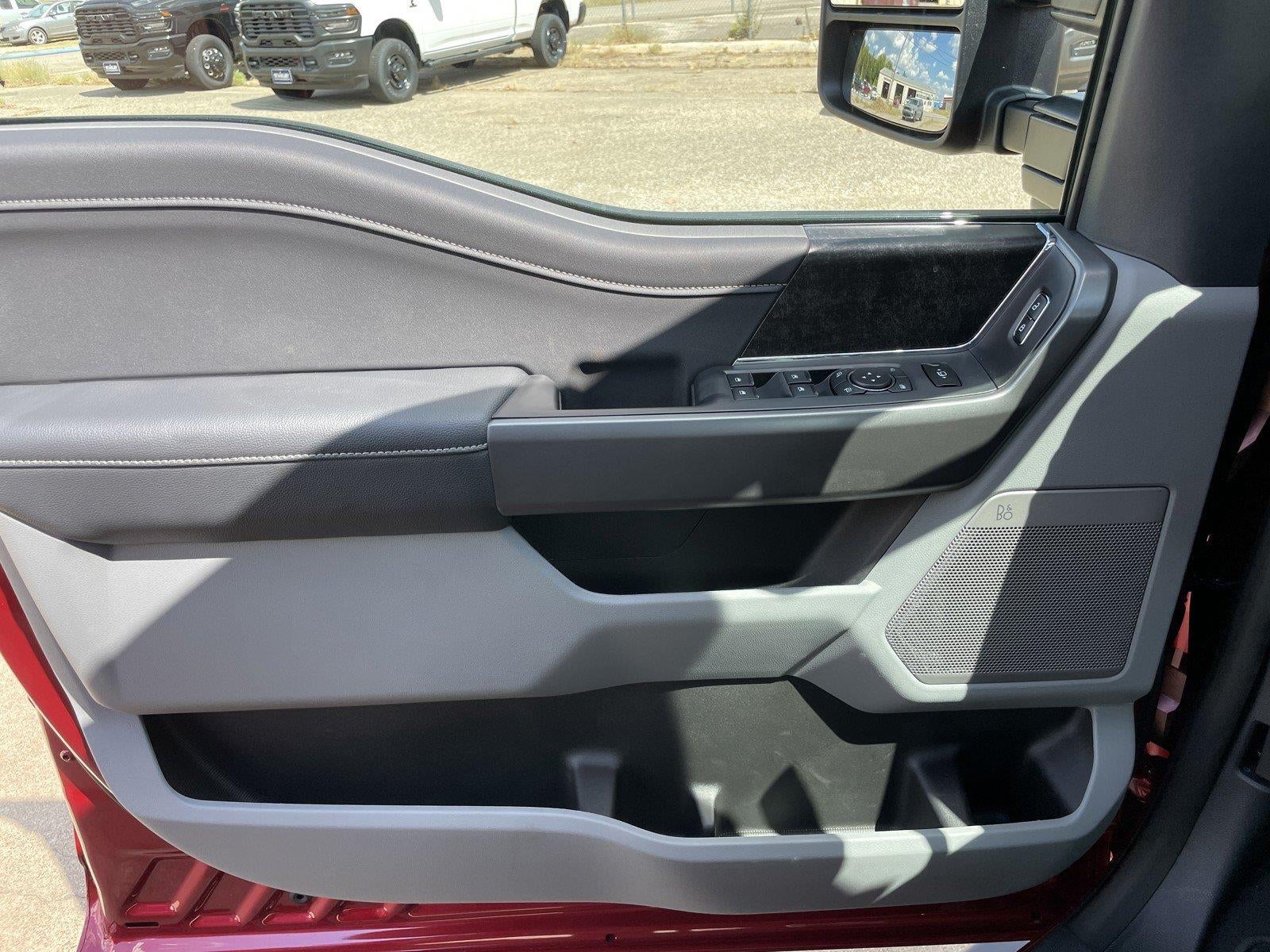 2027 Ford Super Duty F-250 SRW XLT