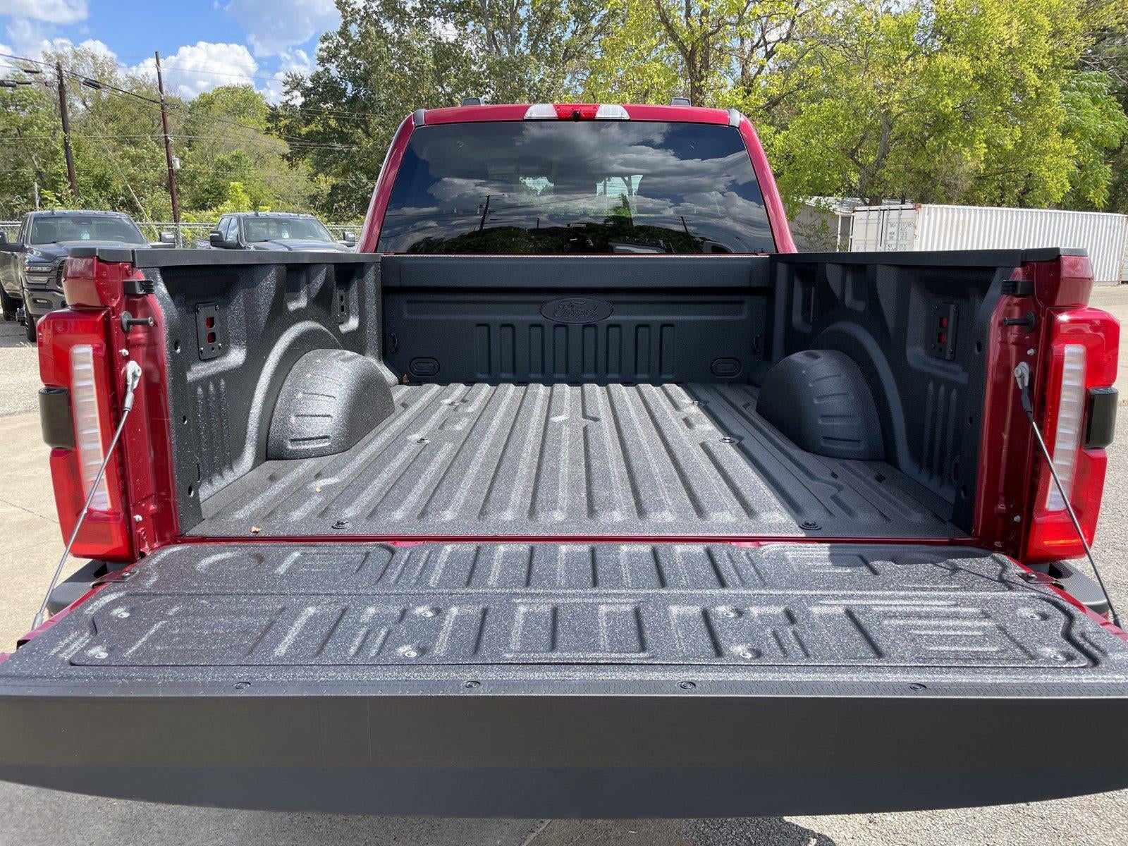 2027 Ford Super Duty F-250 SRW XLT