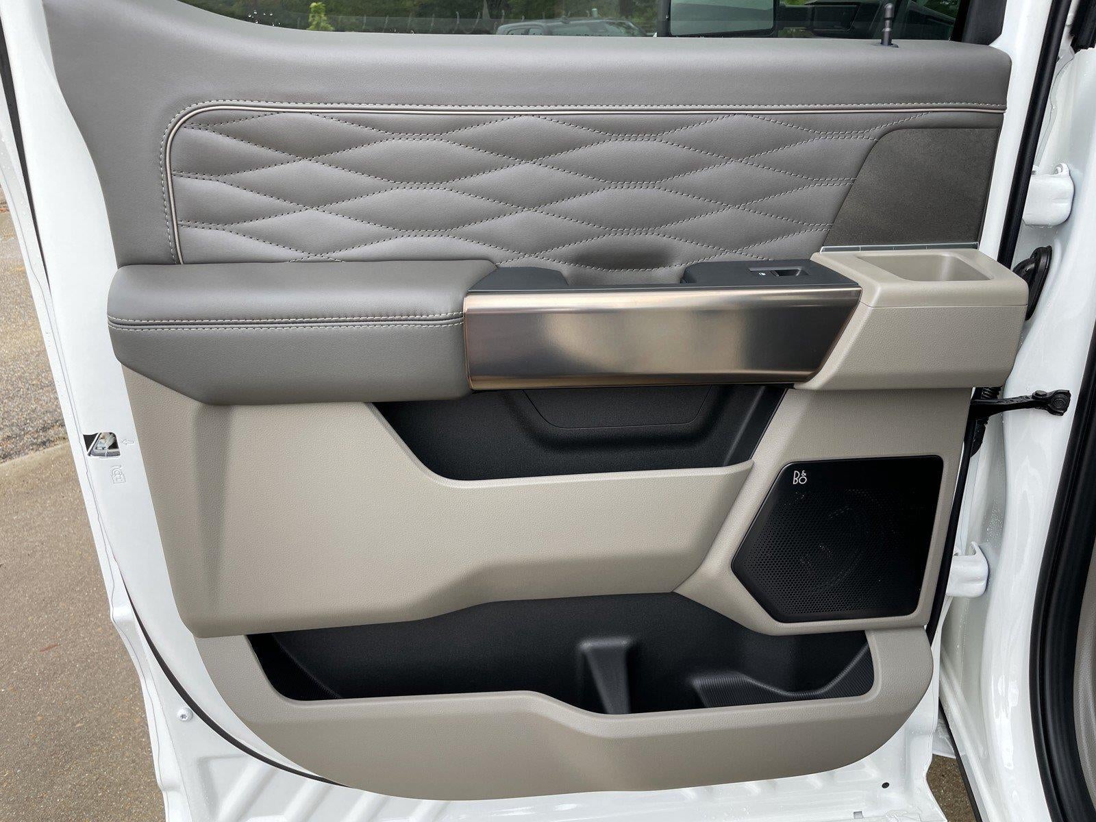 2027 Ford Super Duty F-250 SRW Platinum