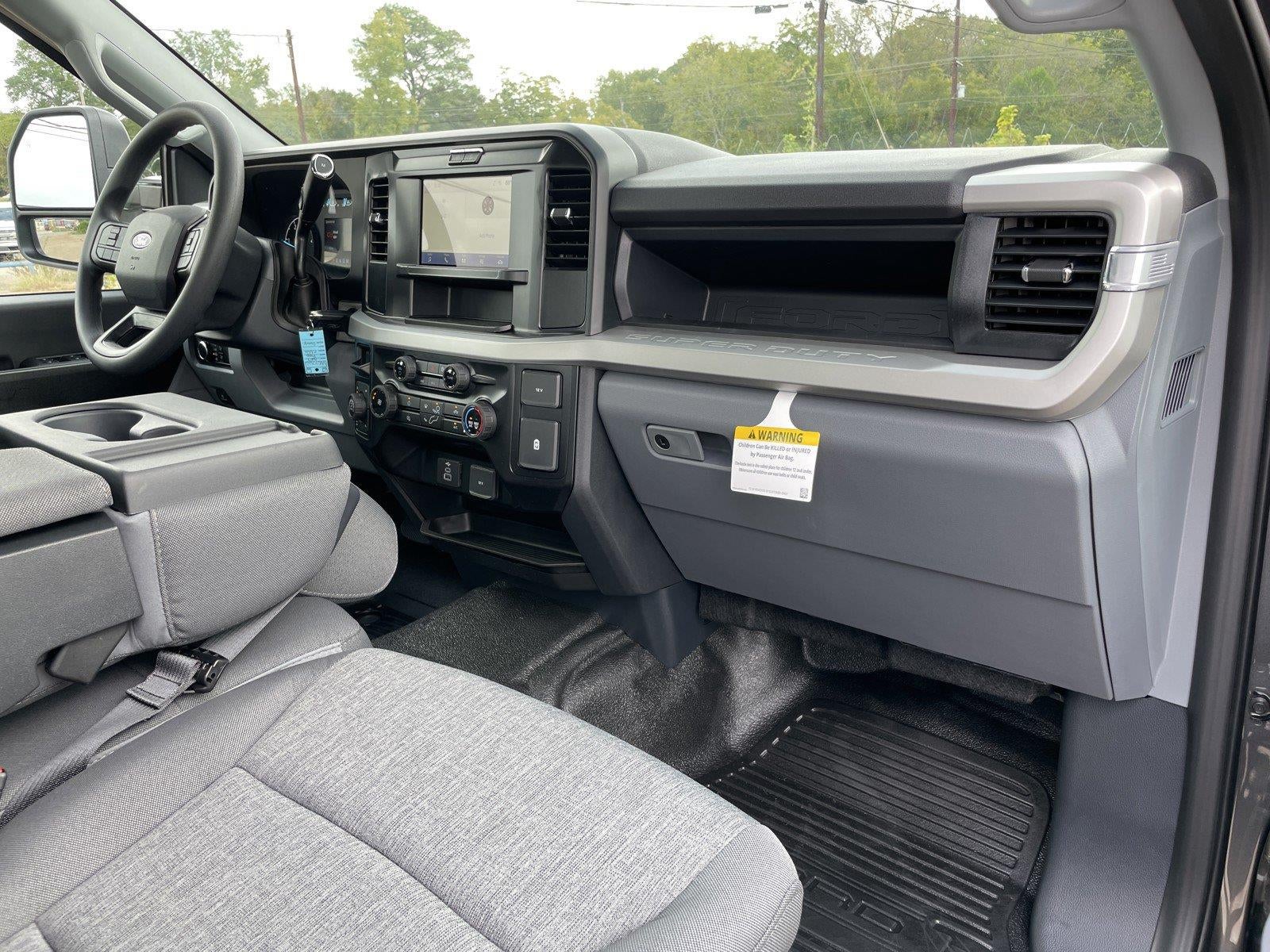 2027 Ford Super Duty F-350 SRW XL
