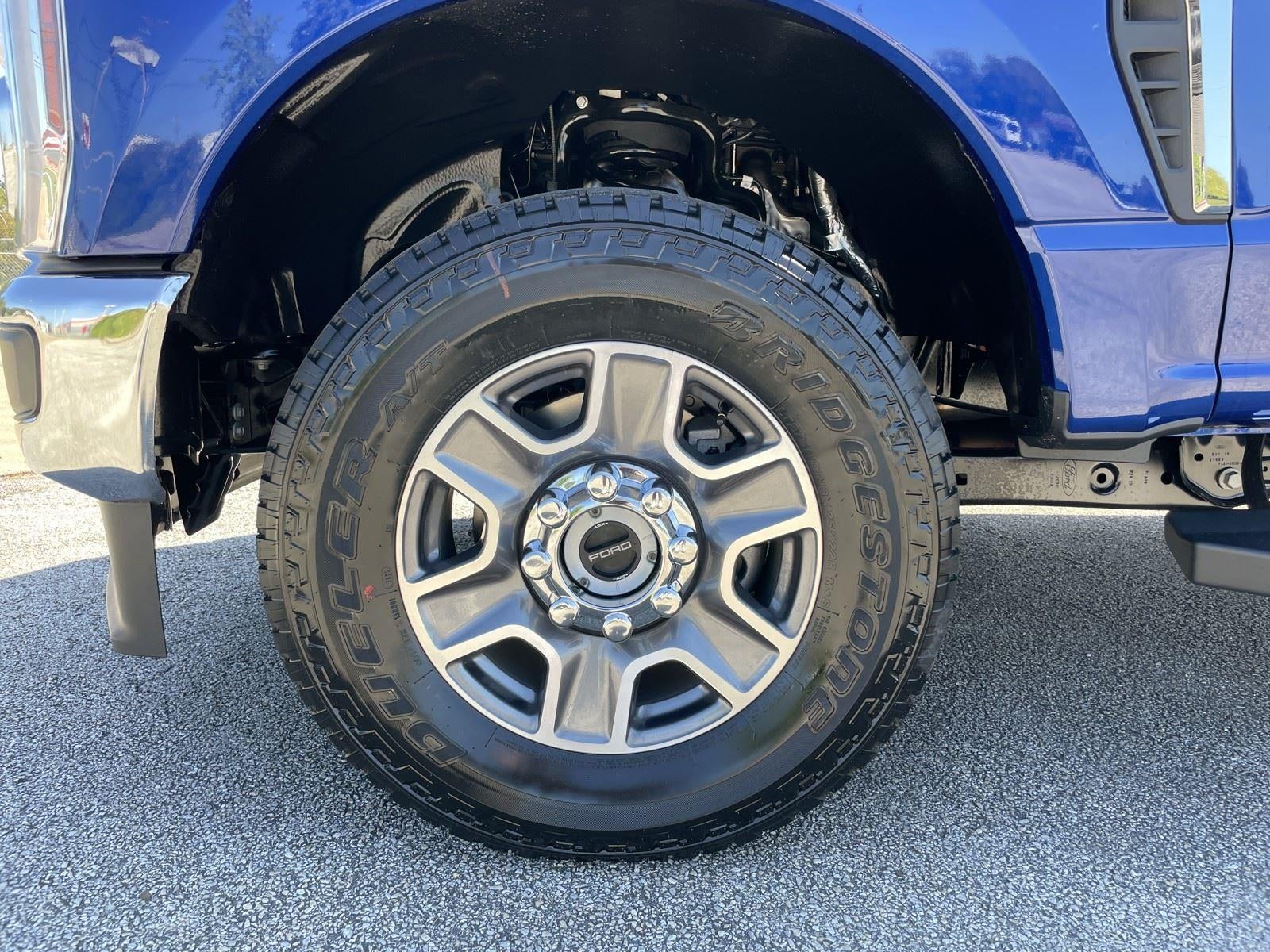 2026 Ford Super Duty F-350 SRW LARIAT