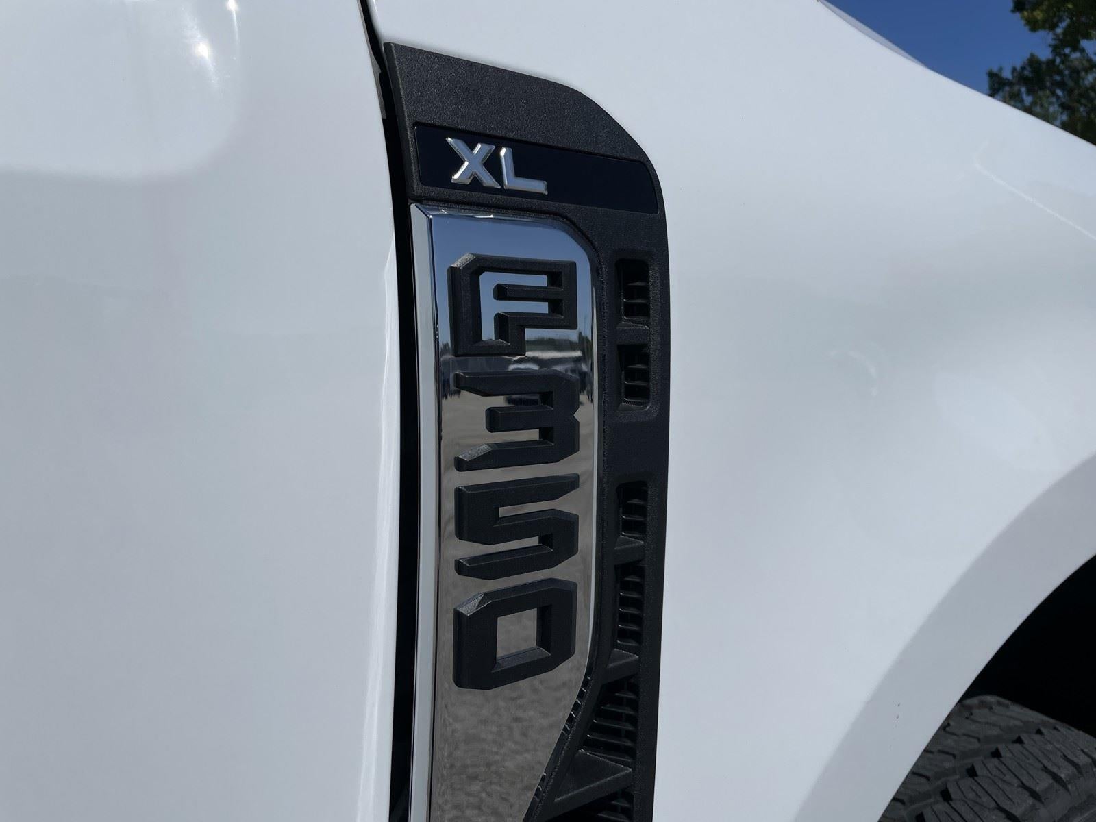 2026 Ford Super Duty F-350 SRW XL