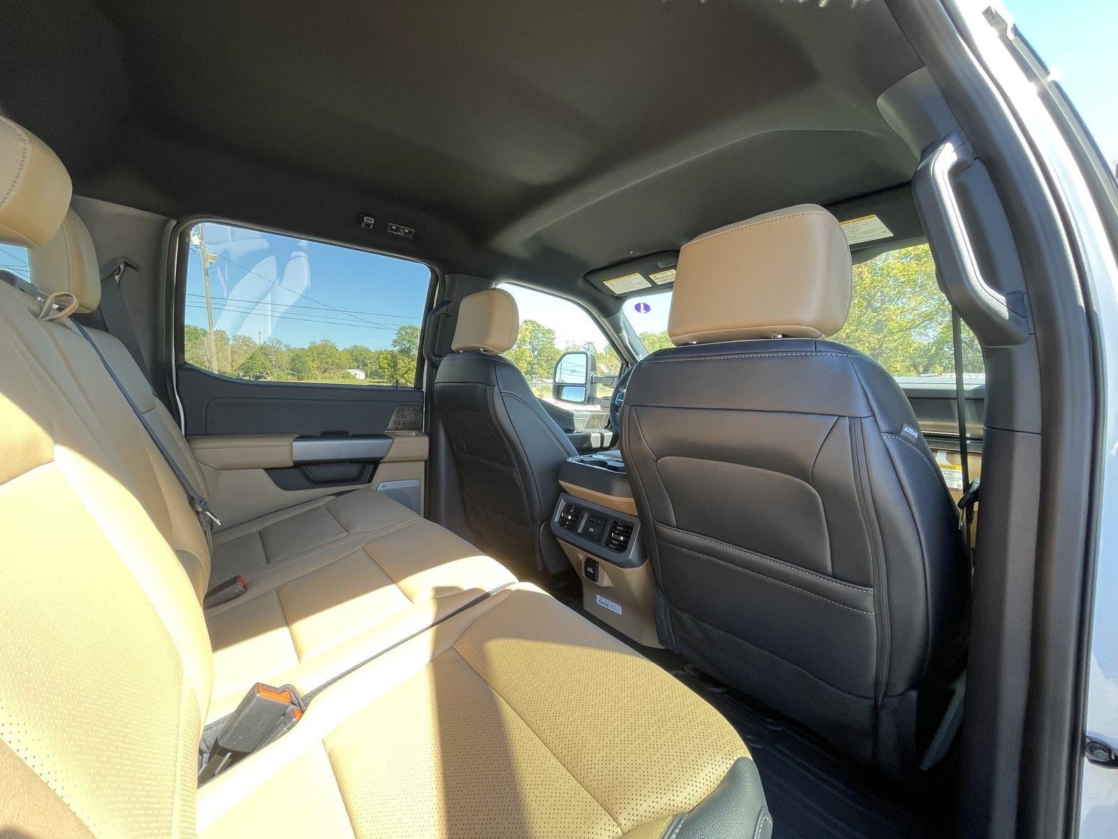 2026 Ford Super Duty F-350 SRW LARIAT