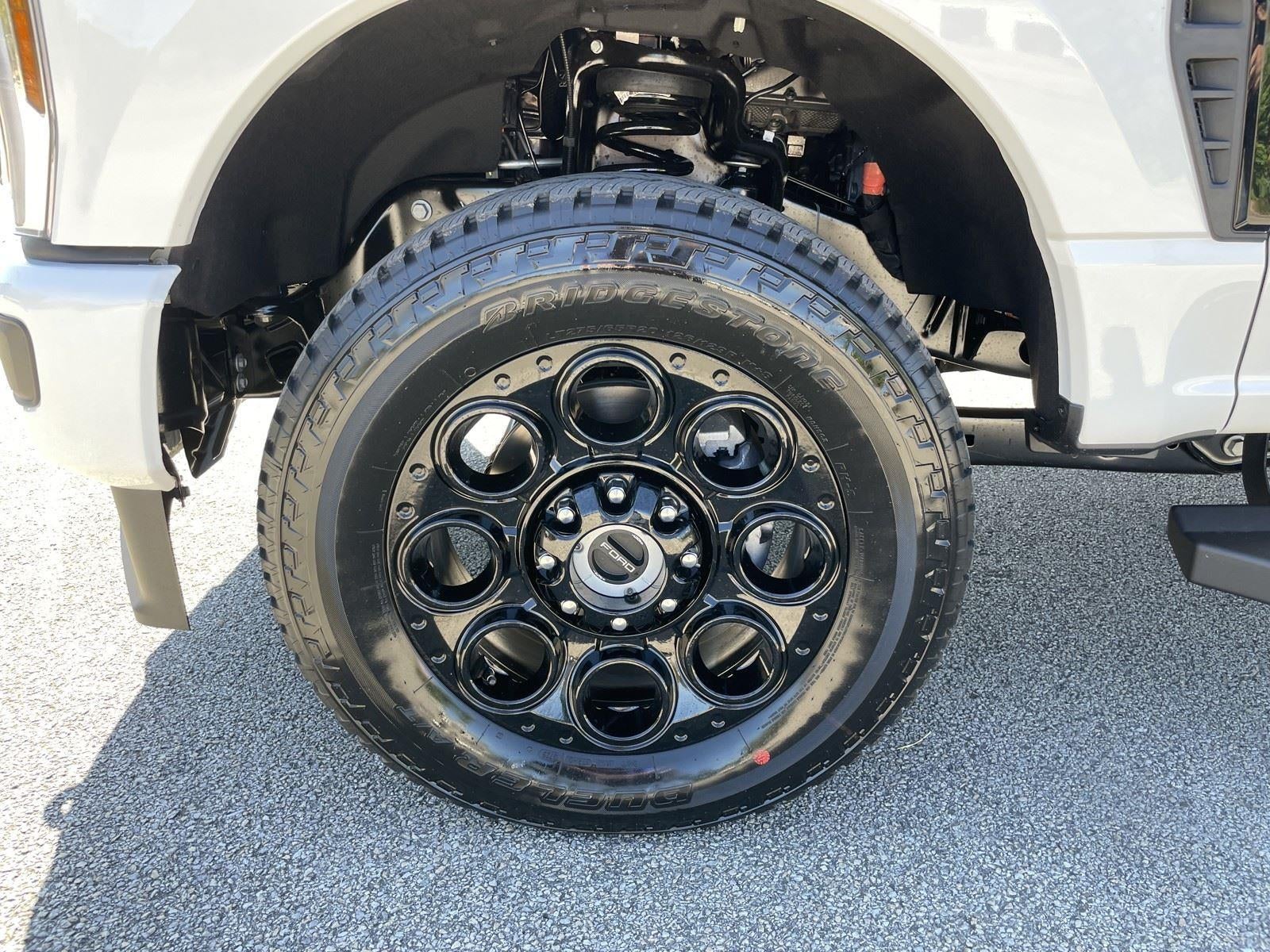 2026 Ford Super Duty F-350 SRW LARIAT