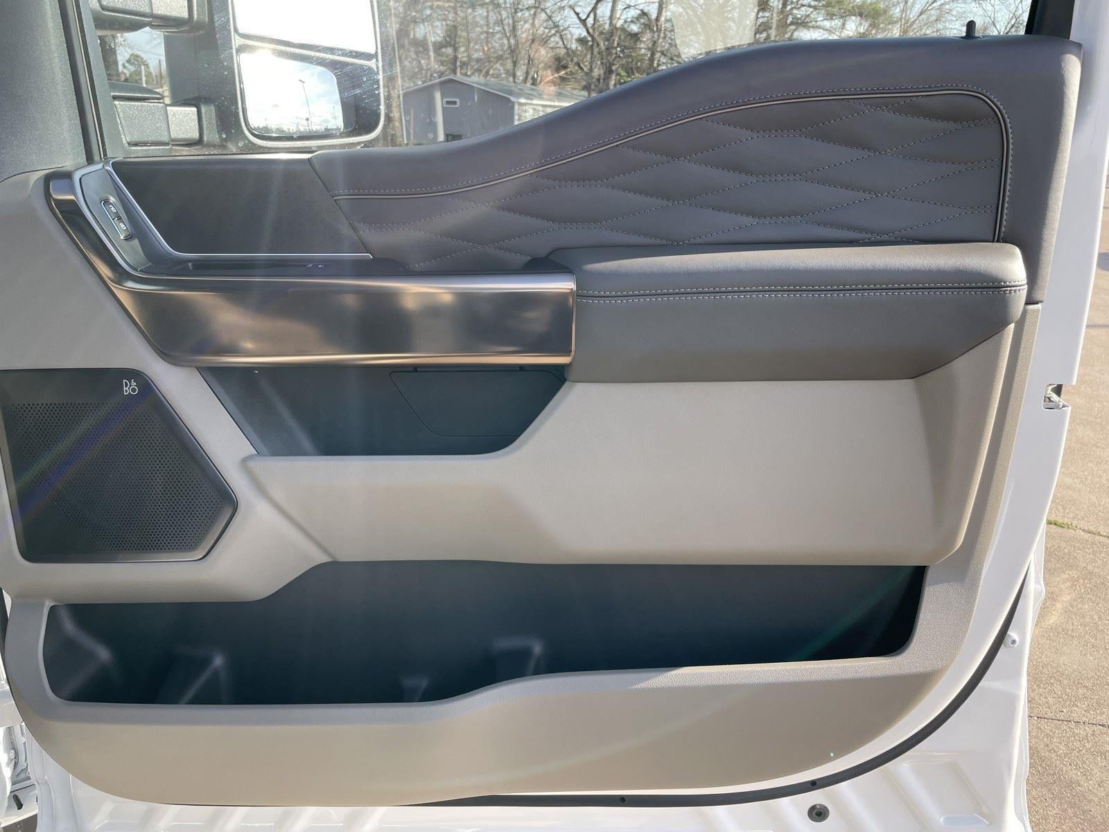 2026 Ford Super Duty F-350 DRW Platinum