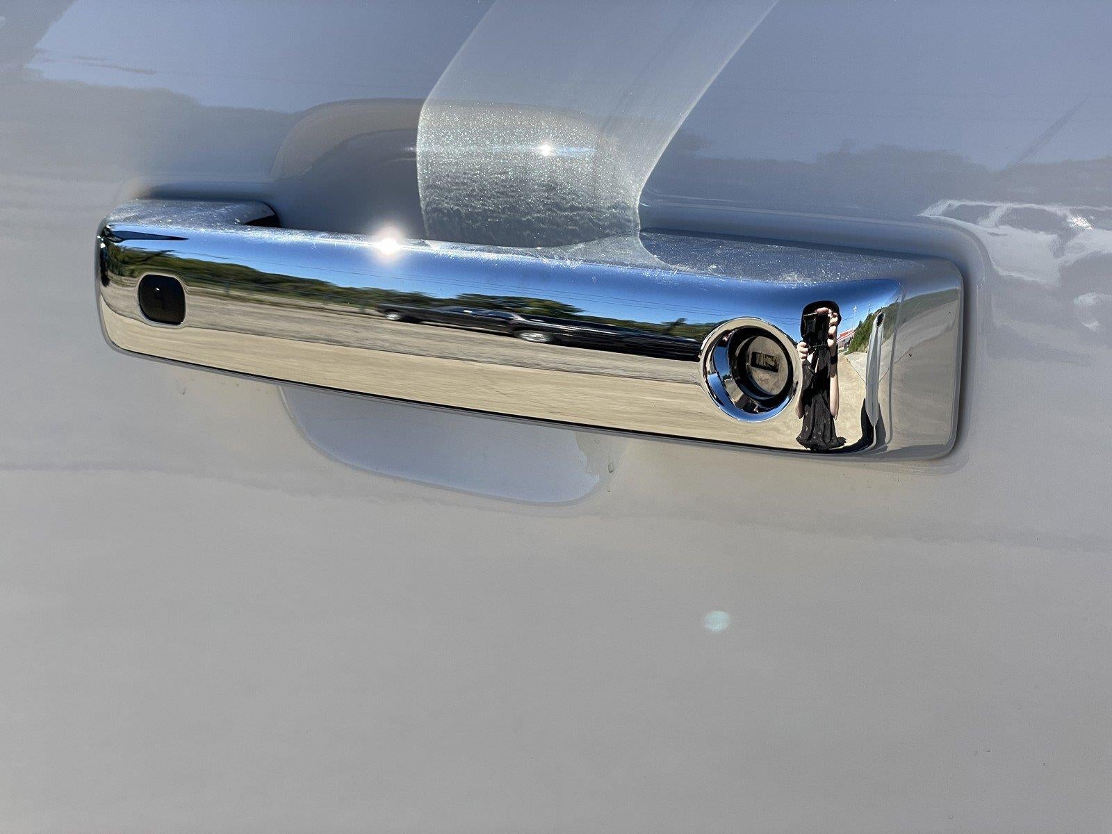 2027 Ford Super Duty F-350 DRW LARIAT