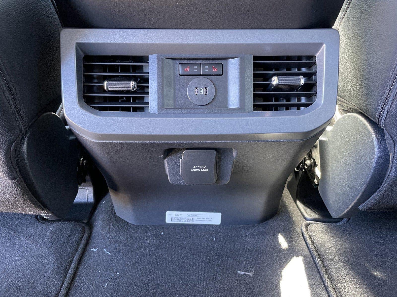 2027 Ford Super Duty F-350 DRW LARIAT