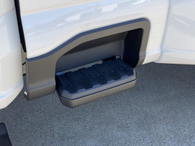 2027 Ford Super Duty F-350 DRW LARIAT
