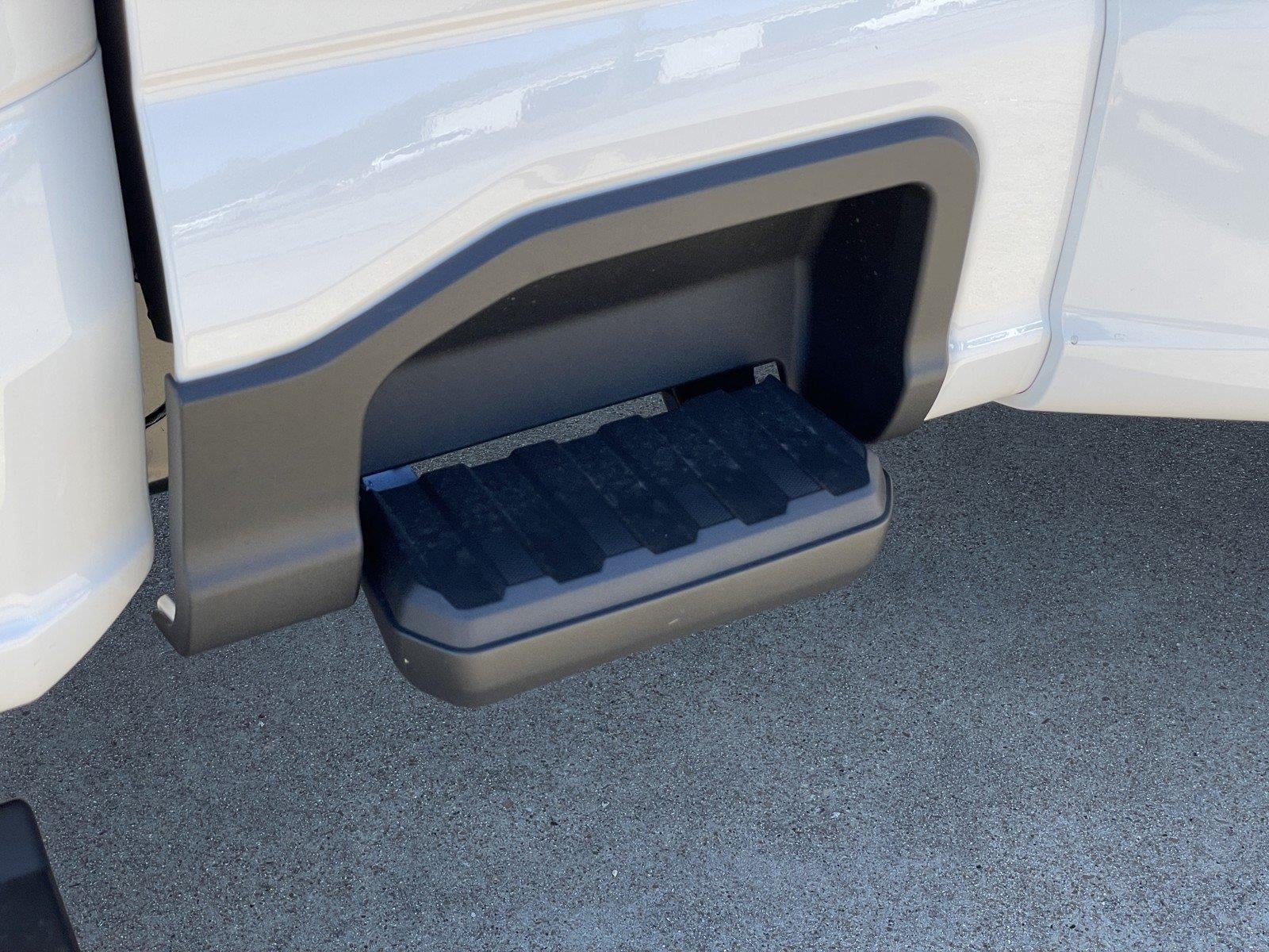 2027 Ford Super Duty F-350 DRW LARIAT