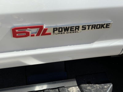 2027 Ford Super Duty F-350 DRW LARIAT