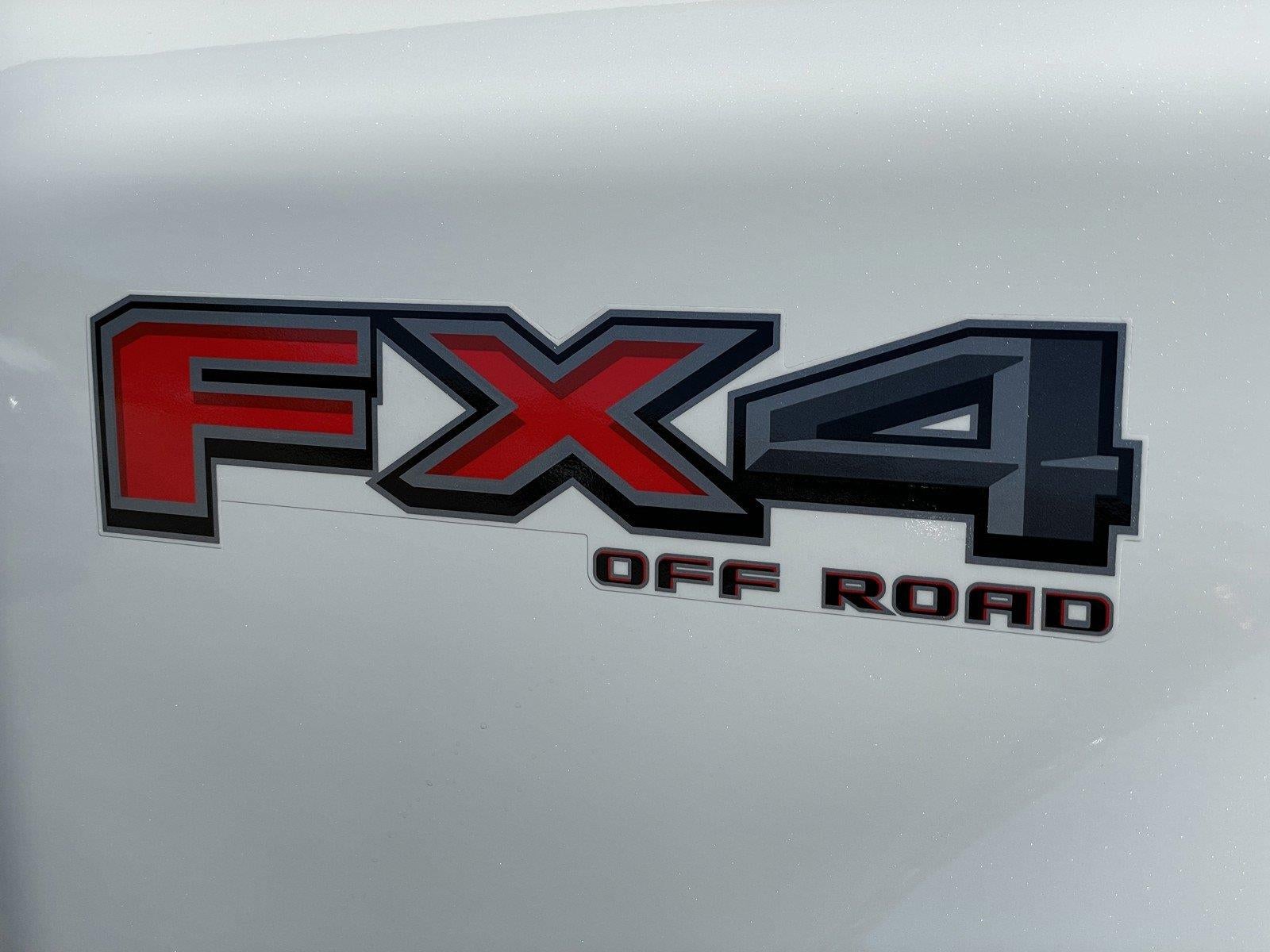 2027 Ford Super Duty F-350 DRW LARIAT