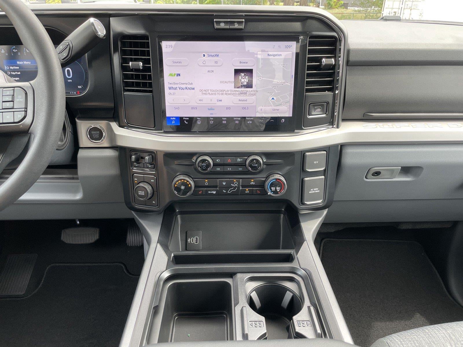 2026 Ford Super Duty F-350 Drw XLT