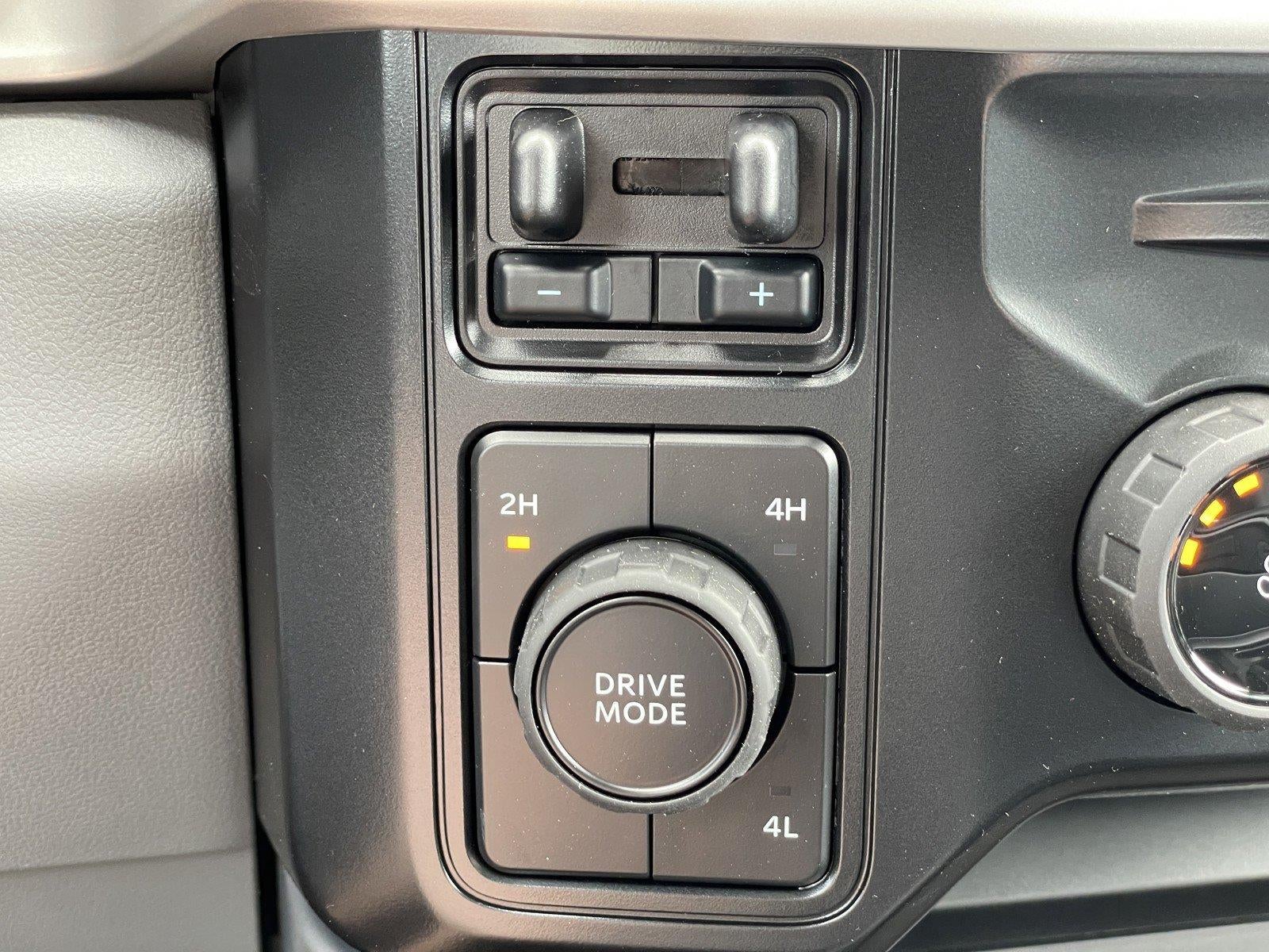 2026 Ford Super Duty F-350 Drw XLT
