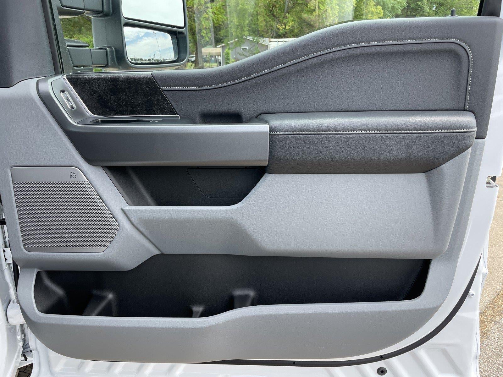 2026 Ford Super Duty F-350 Drw XLT