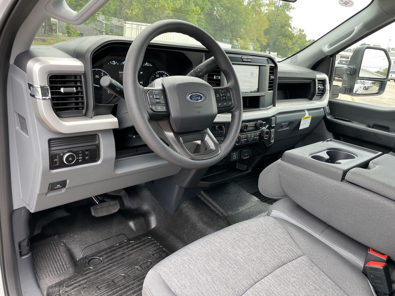 2026 Ford Super Duty F-350 Drw XL