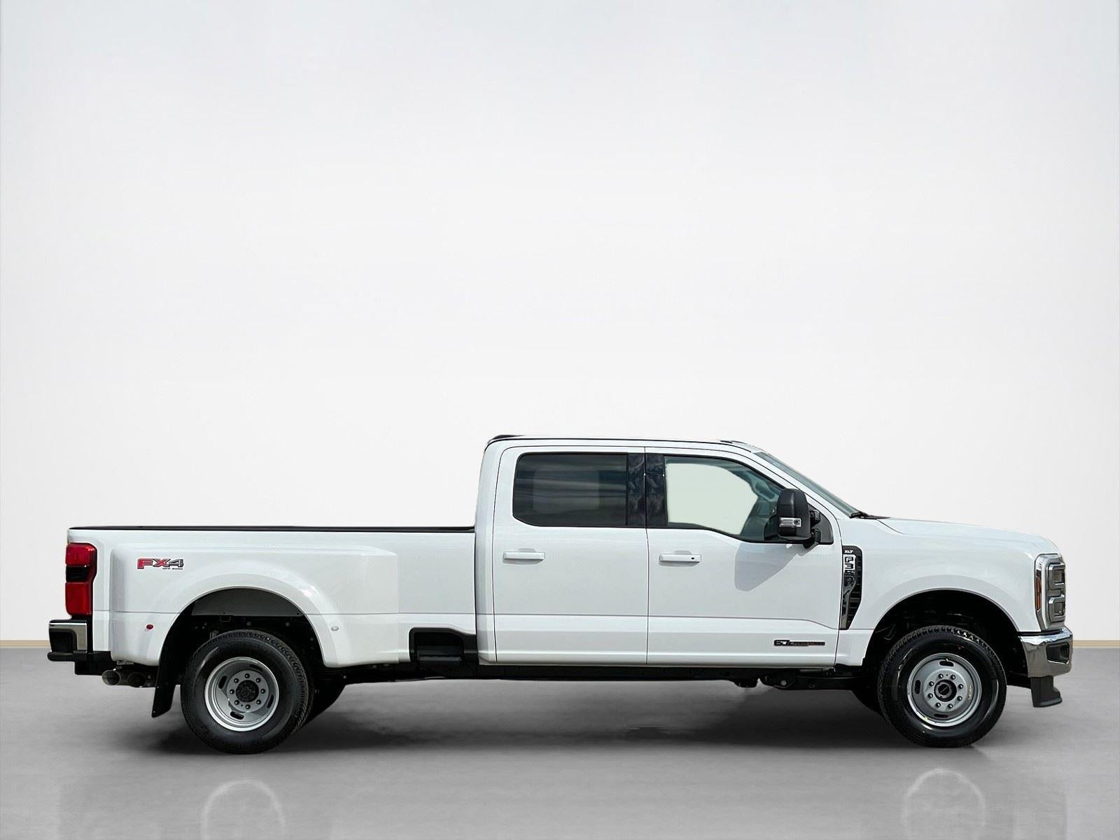 2026 Ford Super Duty F-350 DRW XLT
