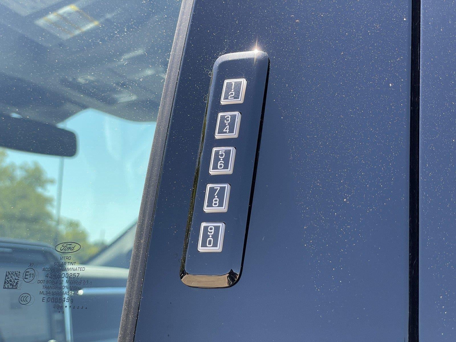 2026 Ford Super Duty F-350 Drw LARIAT