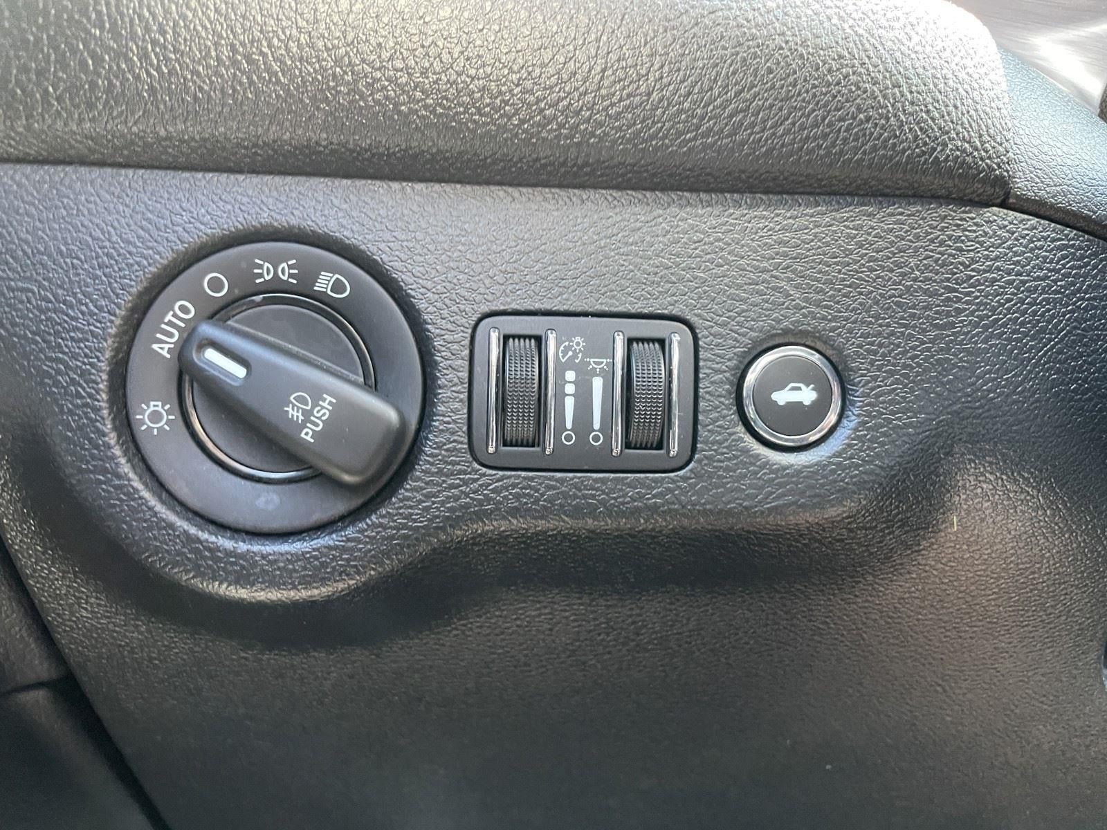 2017 Dodge Challenger SXT Plus