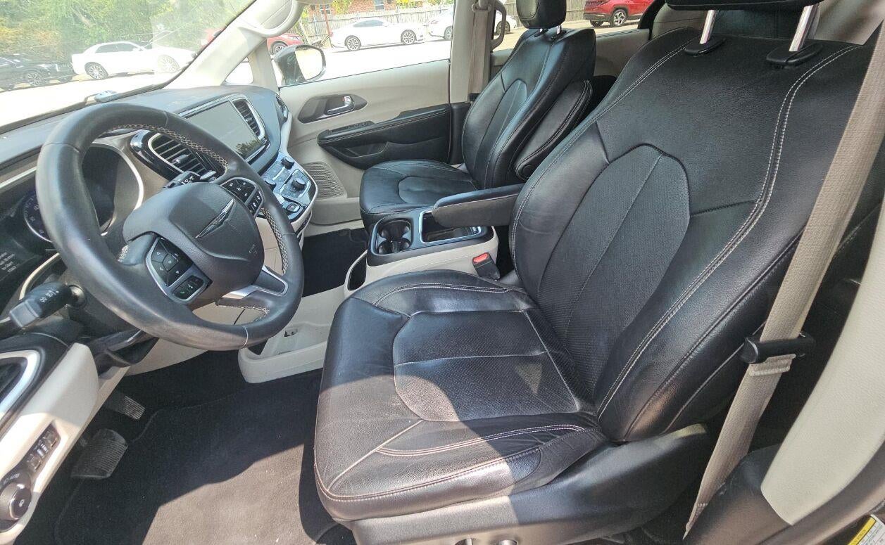 2022 Chrysler Pacifica Touring L