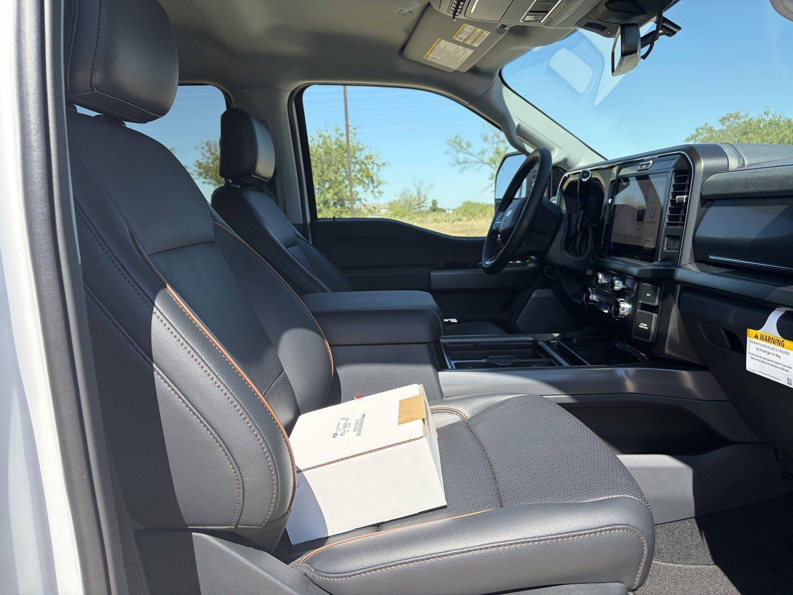 2027 Ford Super Duty F-450 DRW LARIAT