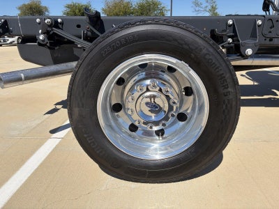 2027 Ford Super Duty F-450 DRW LARIAT