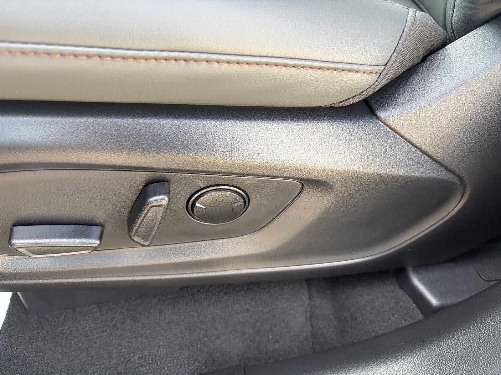 2027 Ford Explorer Active w/200A Pkg
