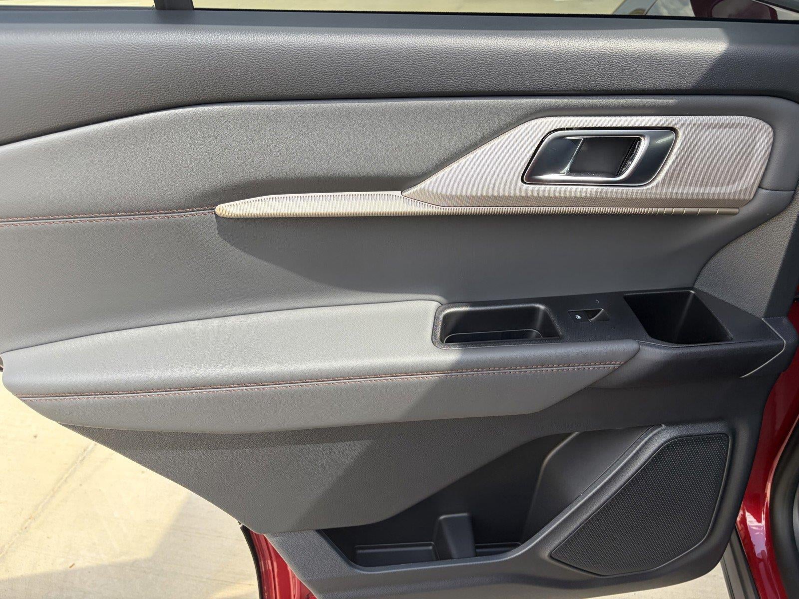 2027 Ford Explorer Active w/200A Pkg