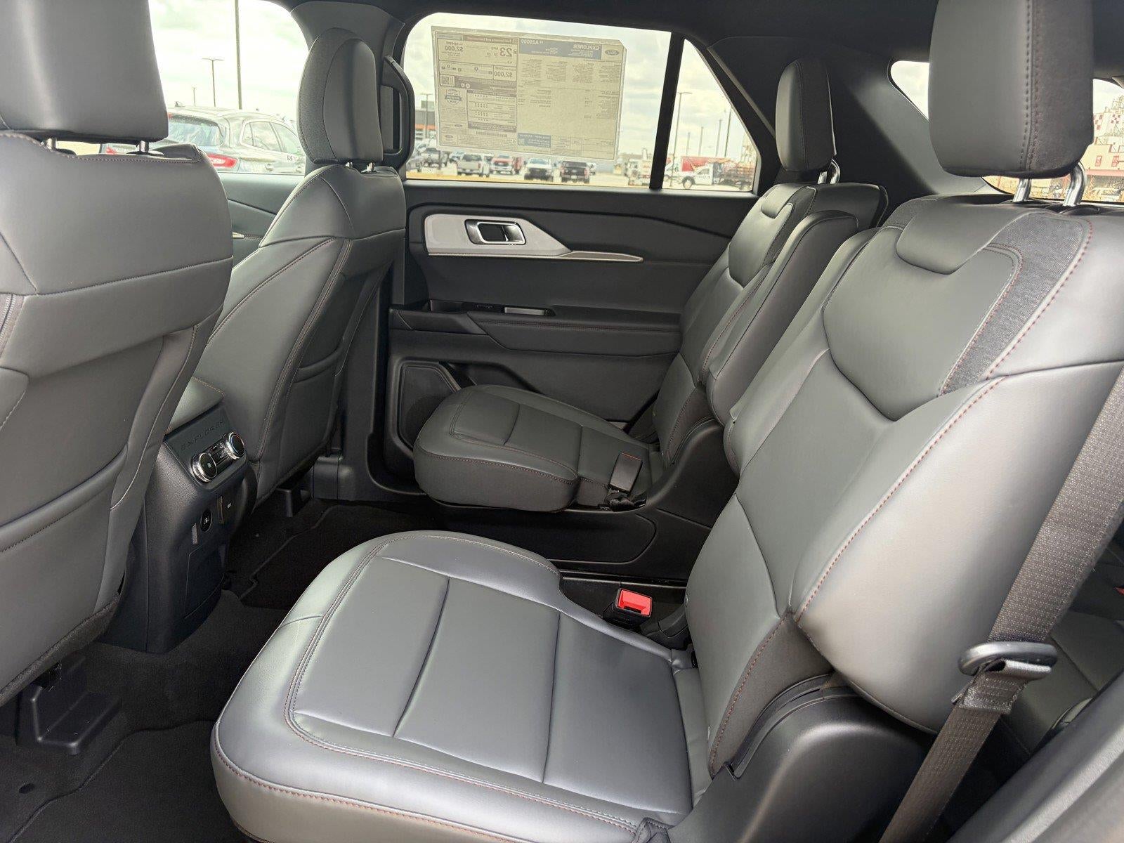 2027 Ford Explorer Active w/200A Pkg