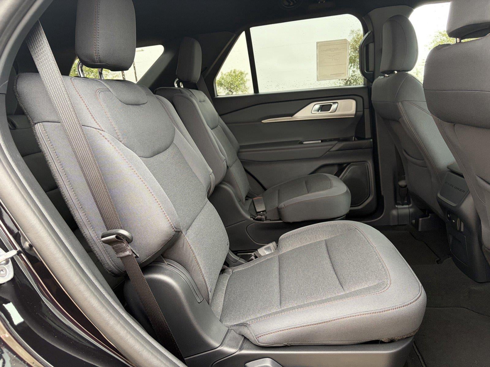 2027 Ford Explorer Active w/200A Pkg