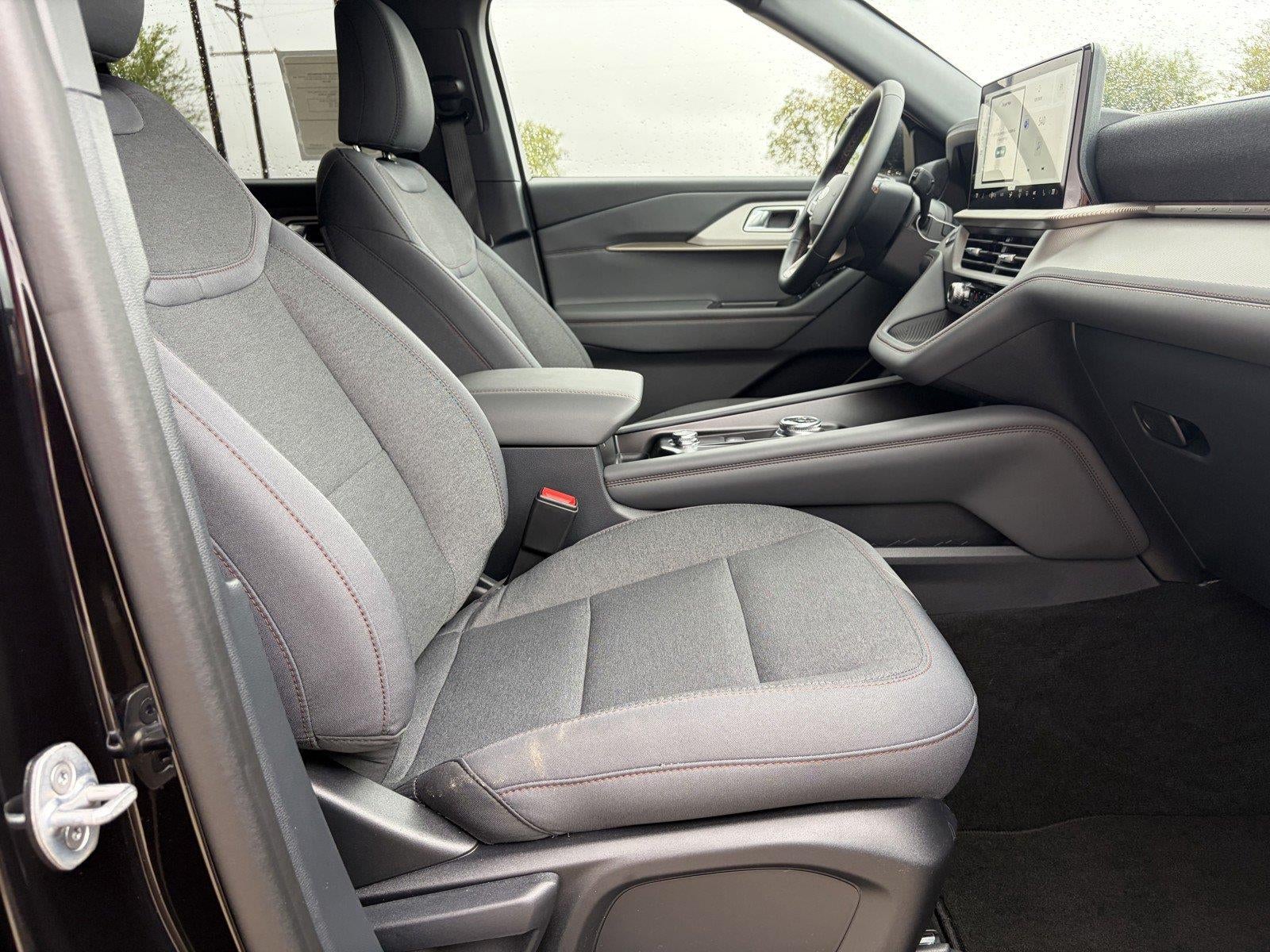 2027 Ford Explorer Active w/200A Pkg