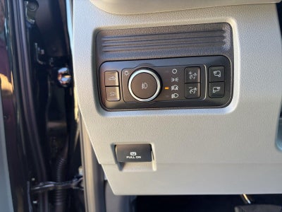 2027 Ford Super Duty F-250 SRW XLT