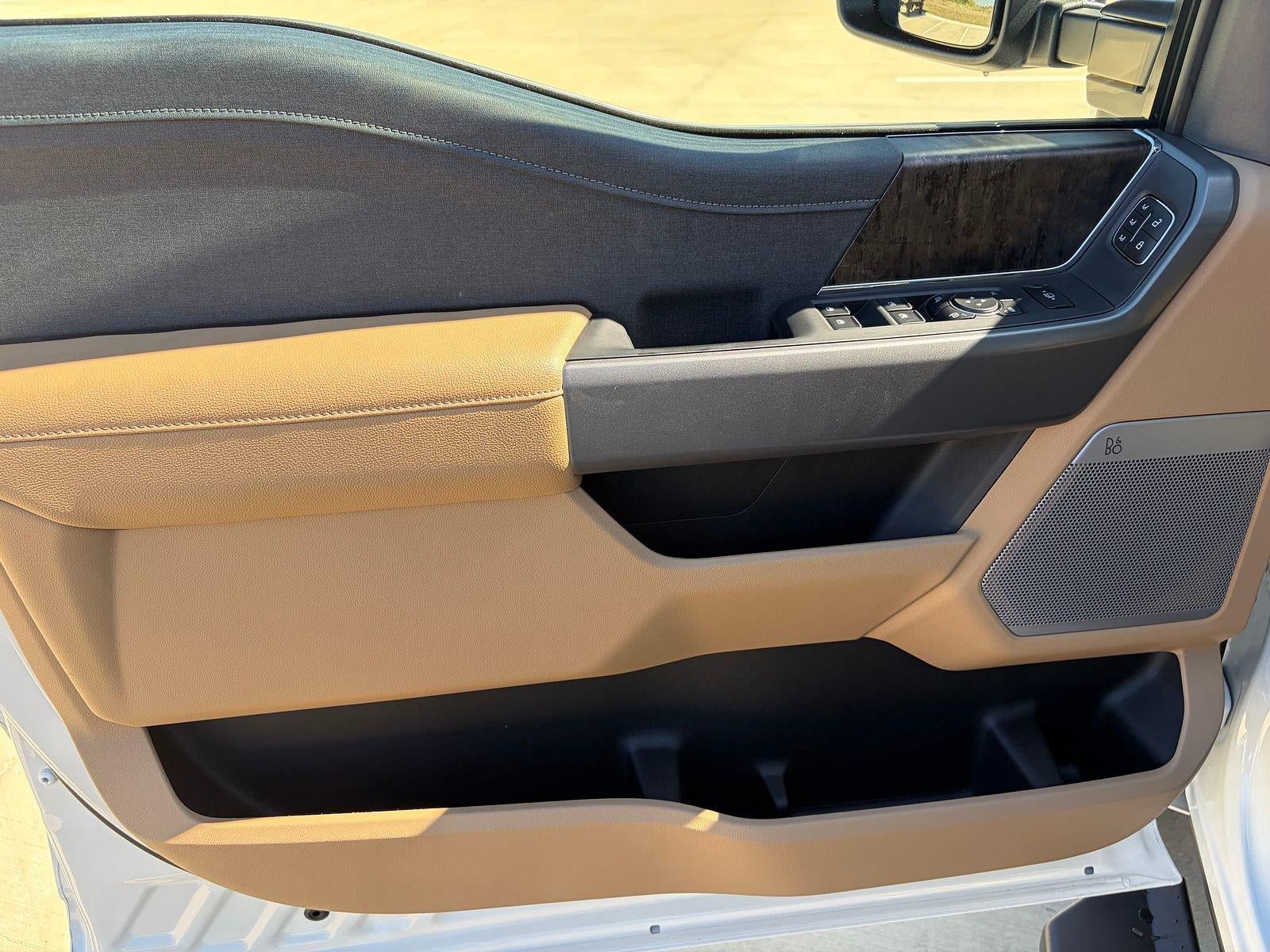 2027 Ford Super Duty F-350 SRW LARIAT