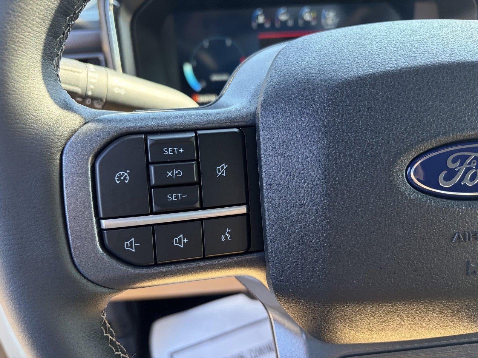 2027 Ford Super Duty F-350 SRW LARIAT