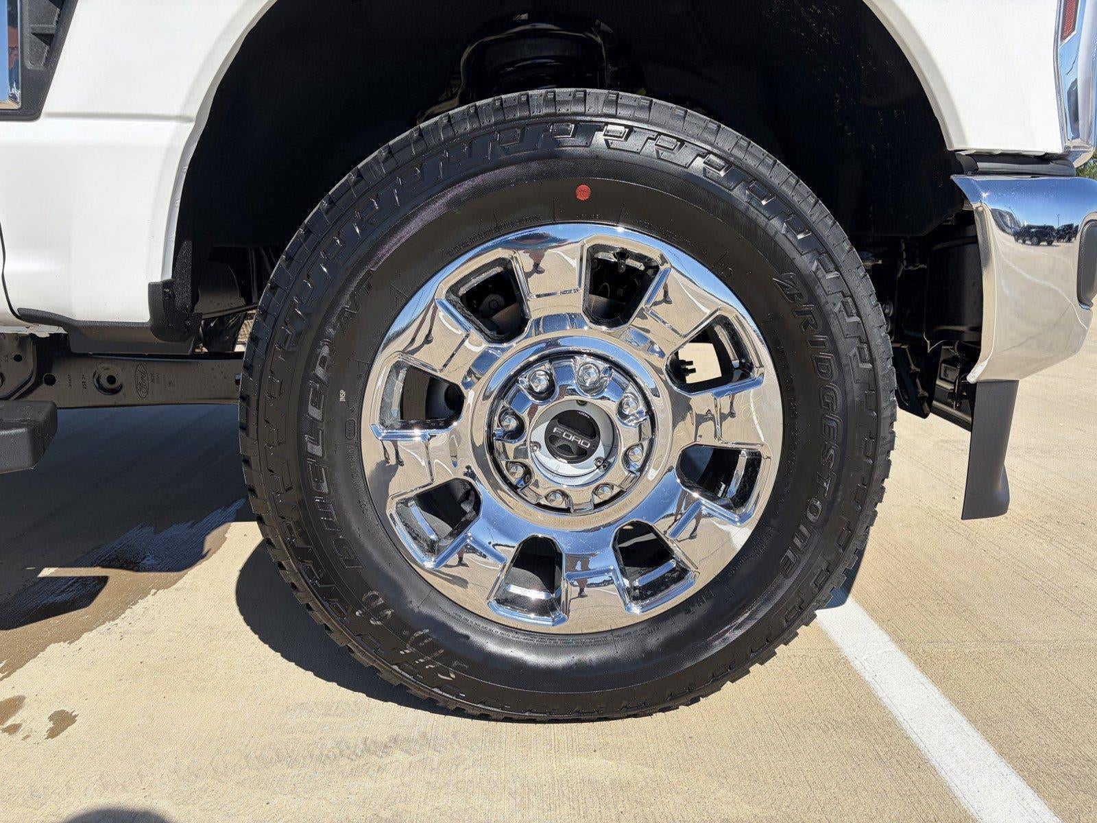 2027 Ford Super Duty F-350 SRW LARIAT